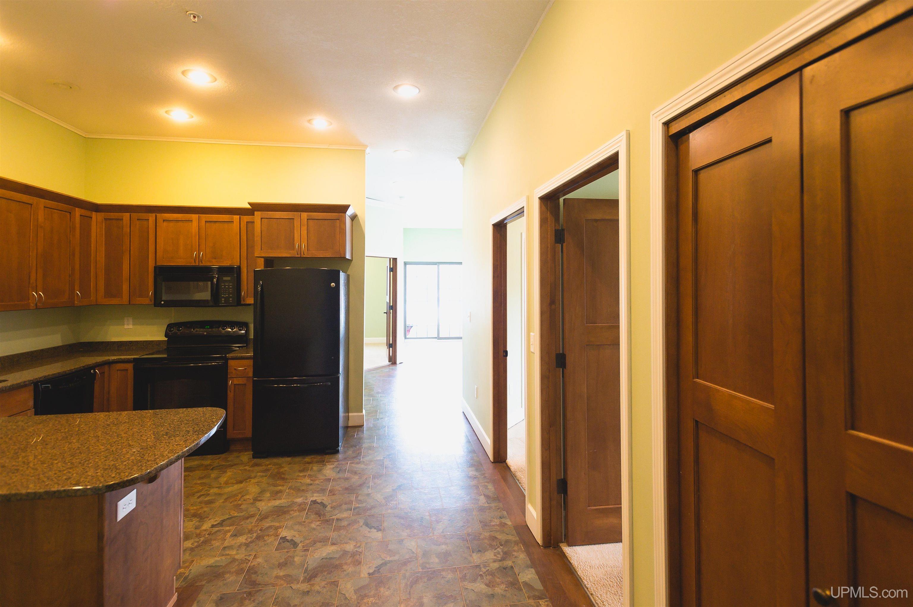 208 E Montezuma Avenue Property Photo 14