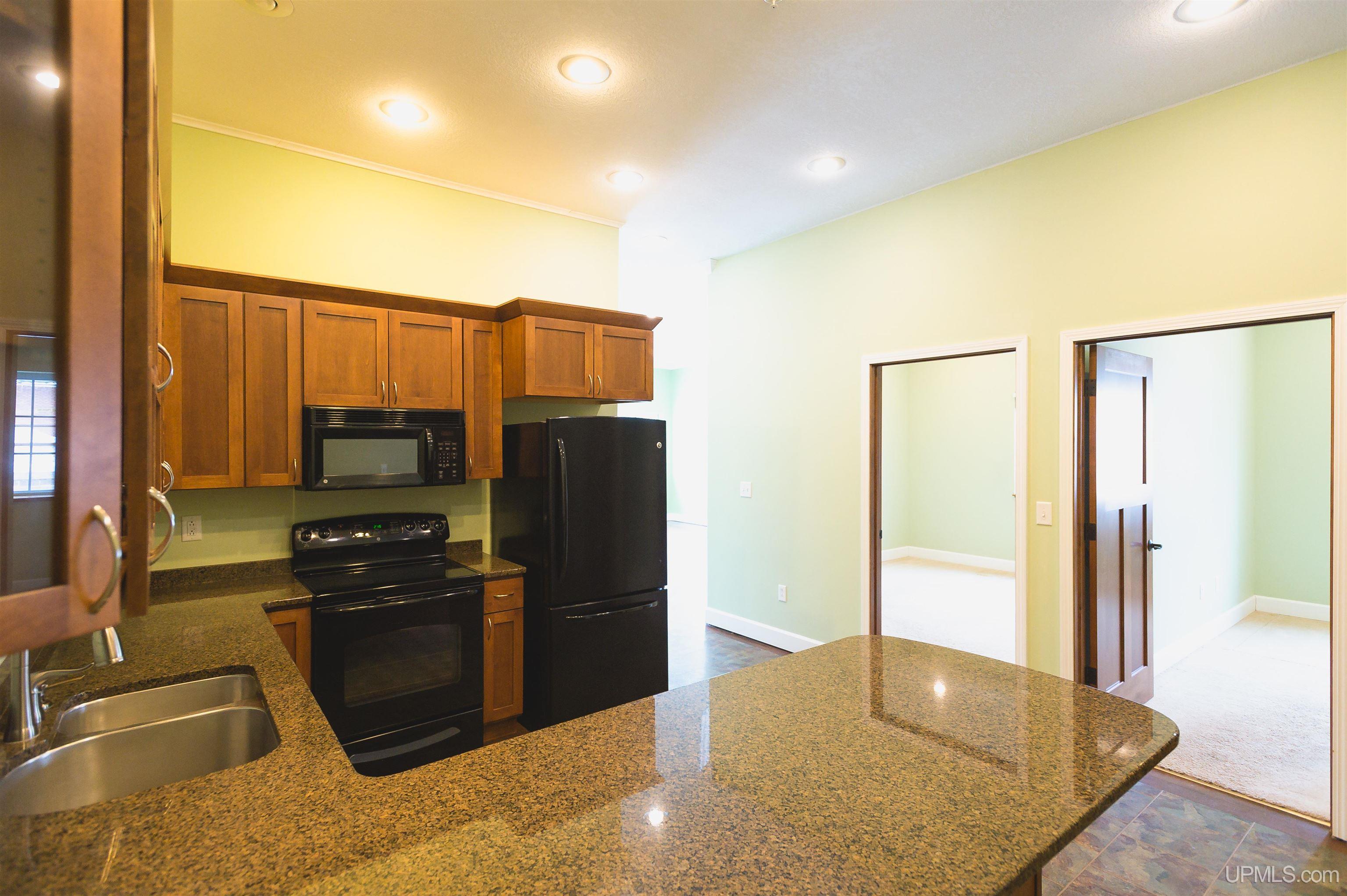 208 E Montezuma Avenue Property Photo 15