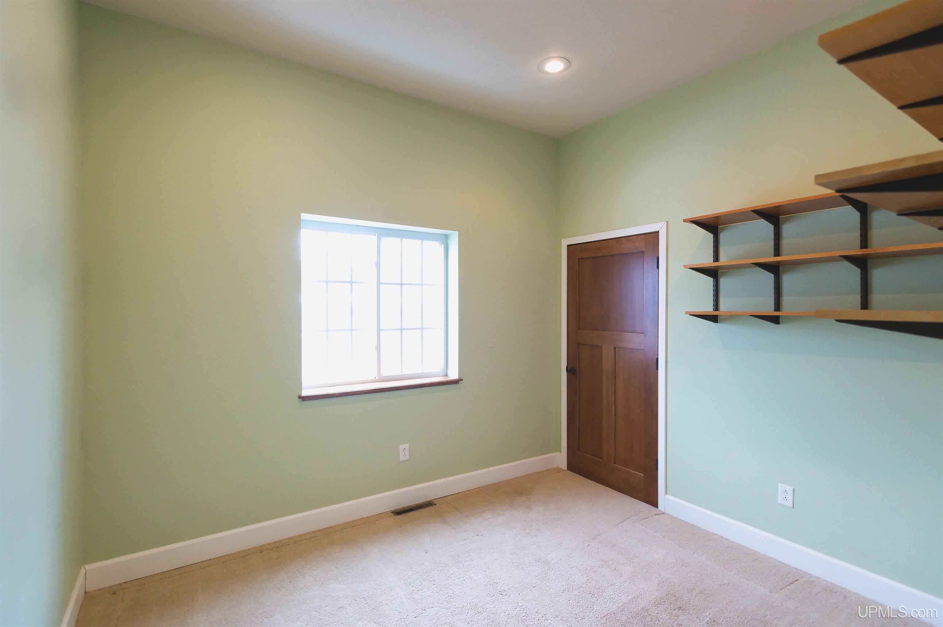 208 E Montezuma Avenue Property Photo 21