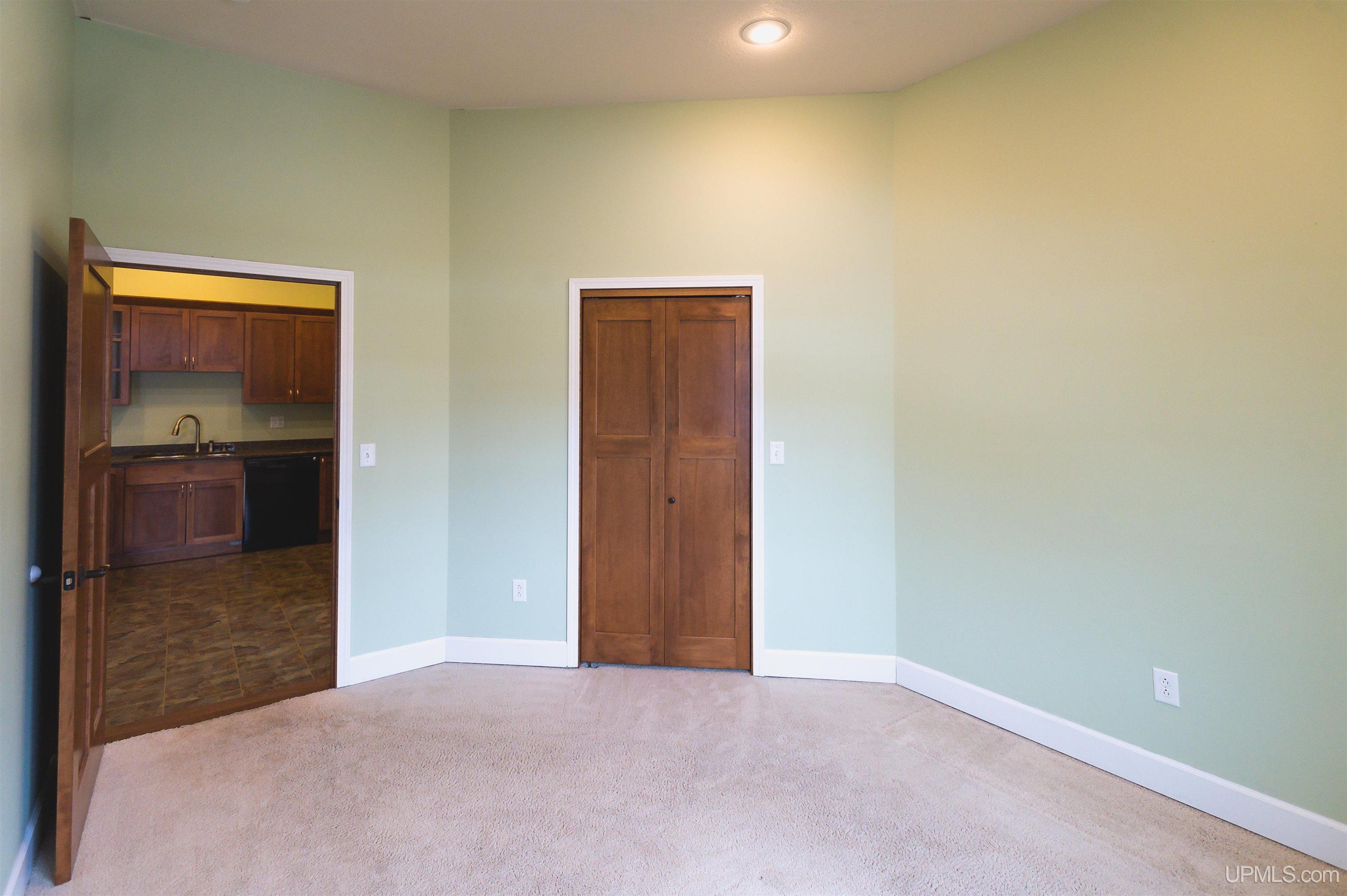 208 E Montezuma Avenue Property Photo 24