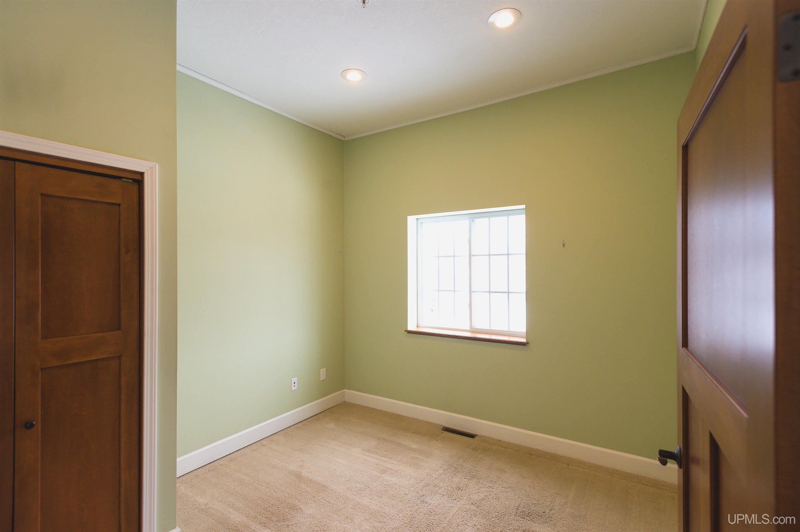 208 E Montezuma Avenue Property Photo 25