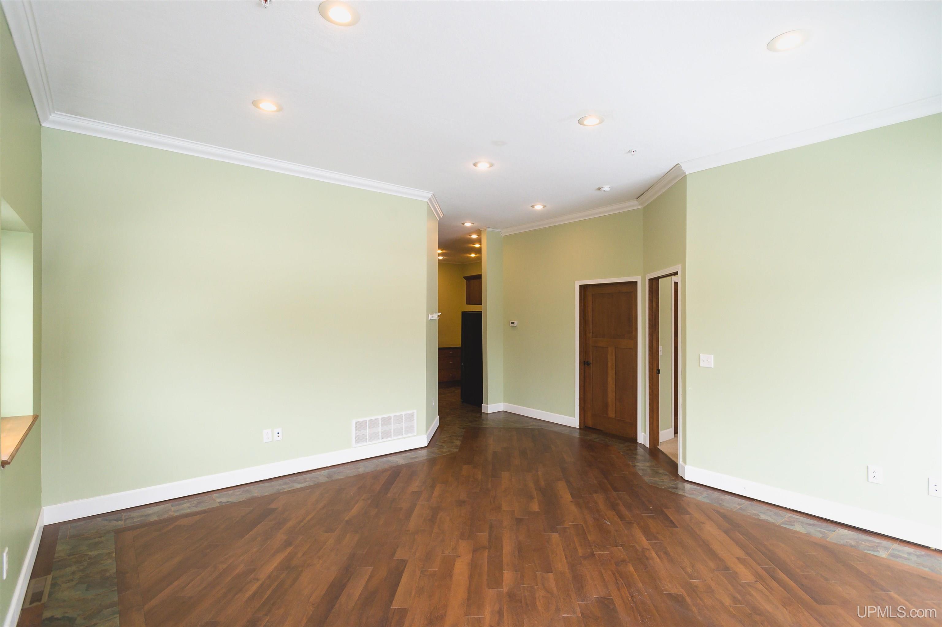 208 E Montezuma Avenue Property Photo 28