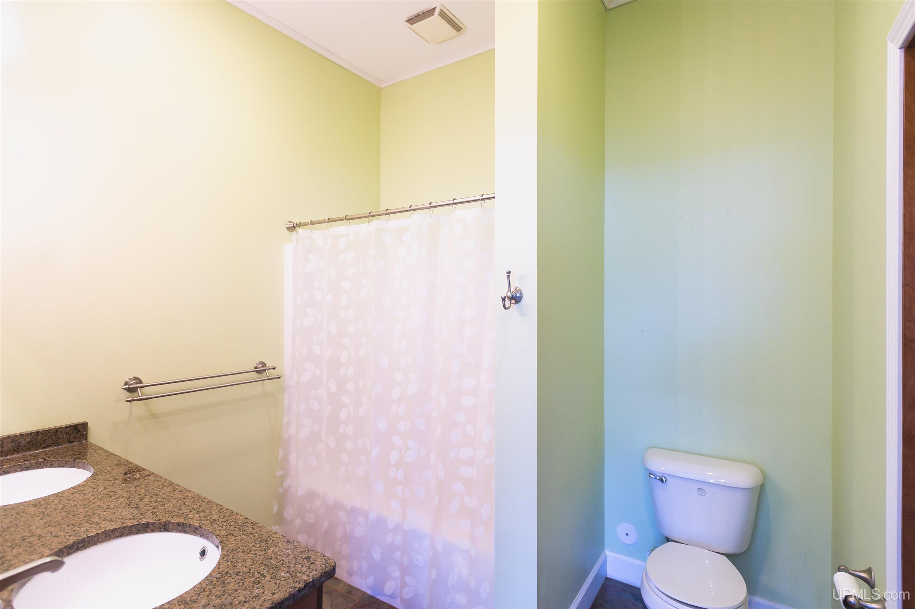 208 E Montezuma Avenue Property Photo 30