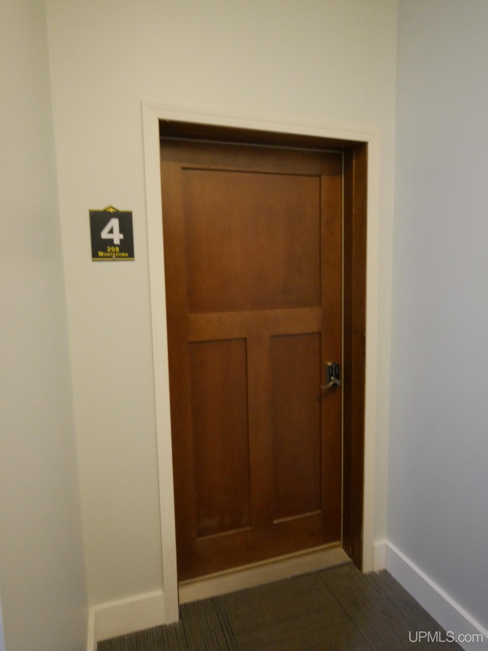 208 E Montezuma Avenue Property Photo 32