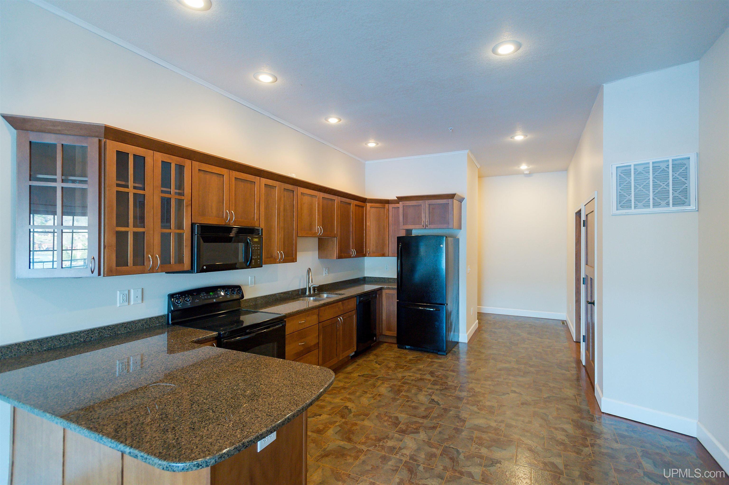 208 E Montezuma Avenue Property Photo 43