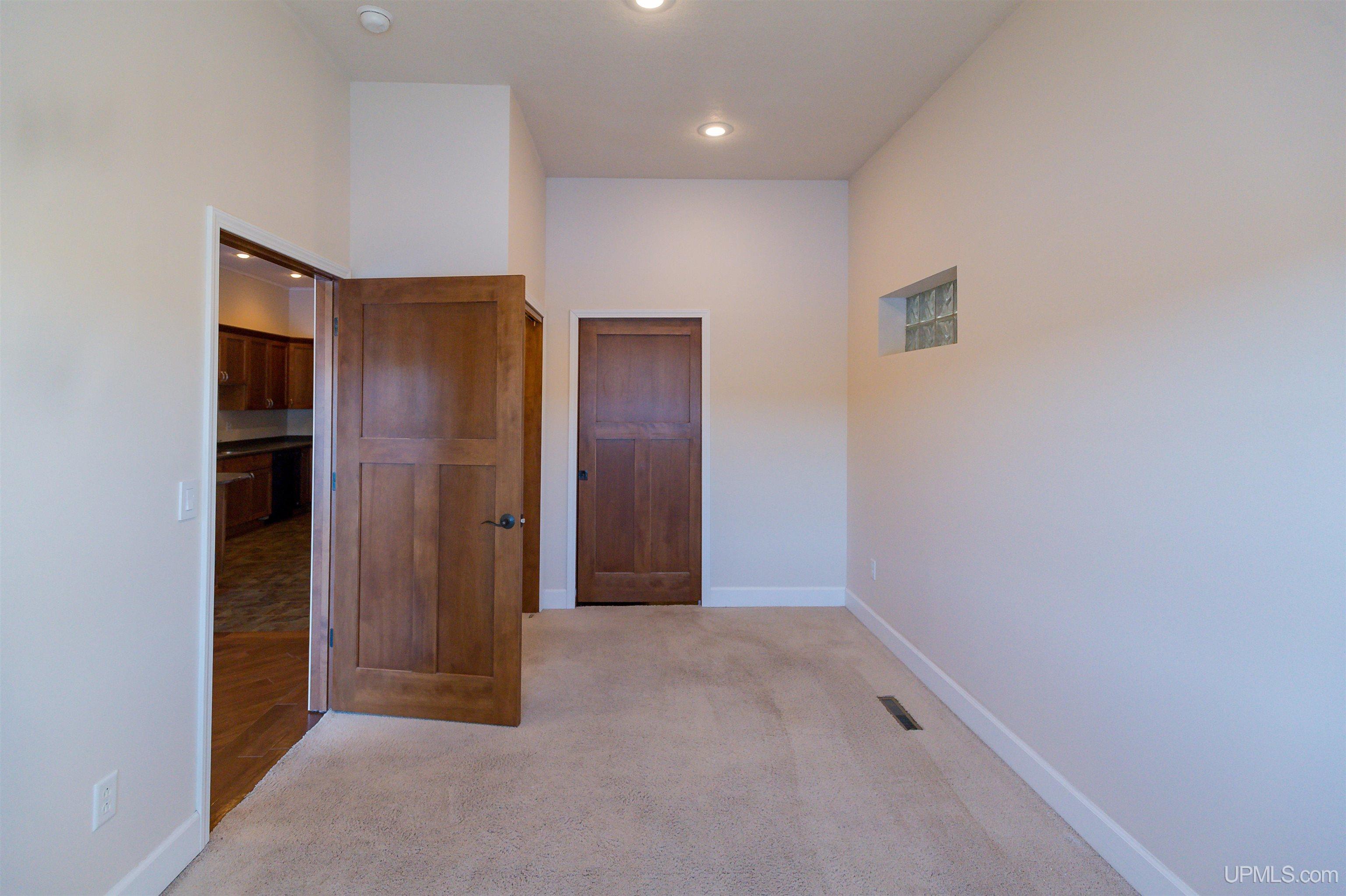 208 E Montezuma Avenue Property Photo 46
