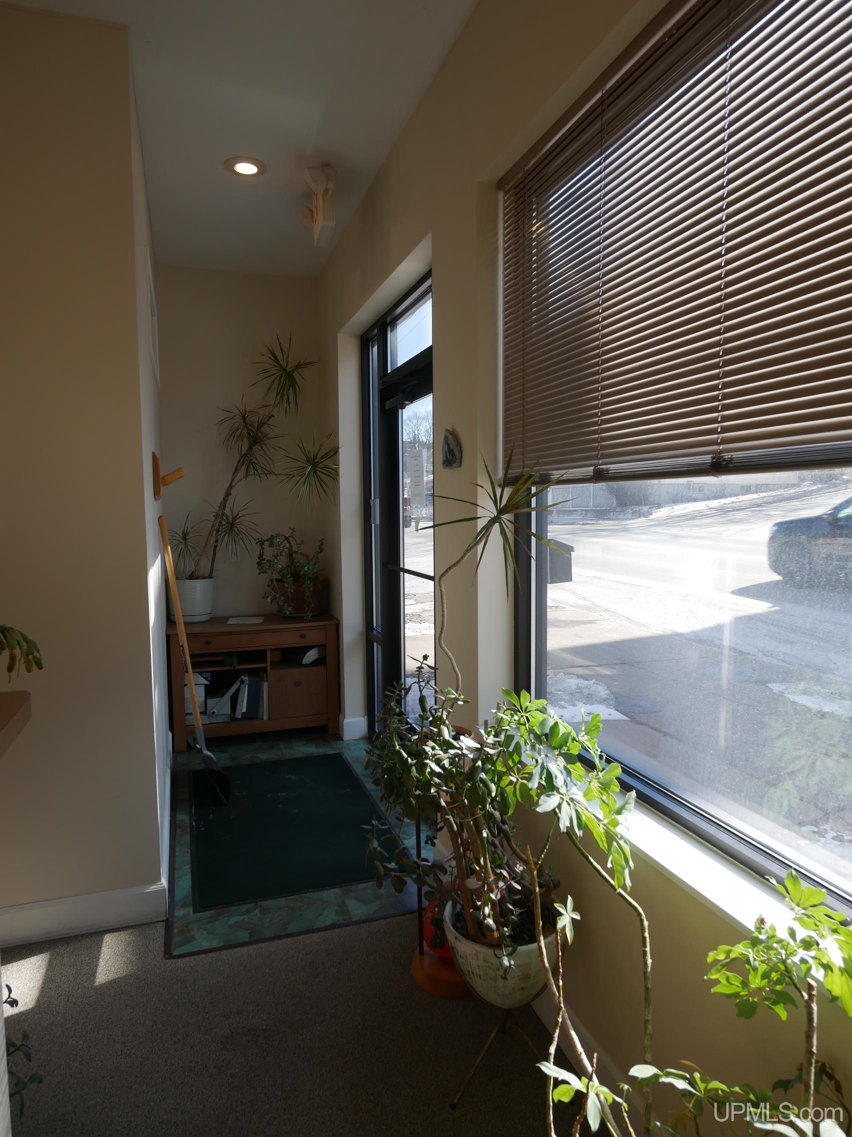208 E Montezuma Avenue Property Photo 53