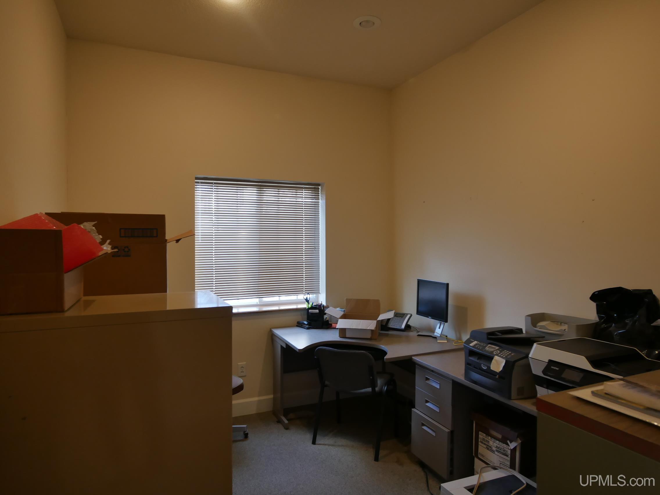 208 E Montezuma Avenue Property Photo 58