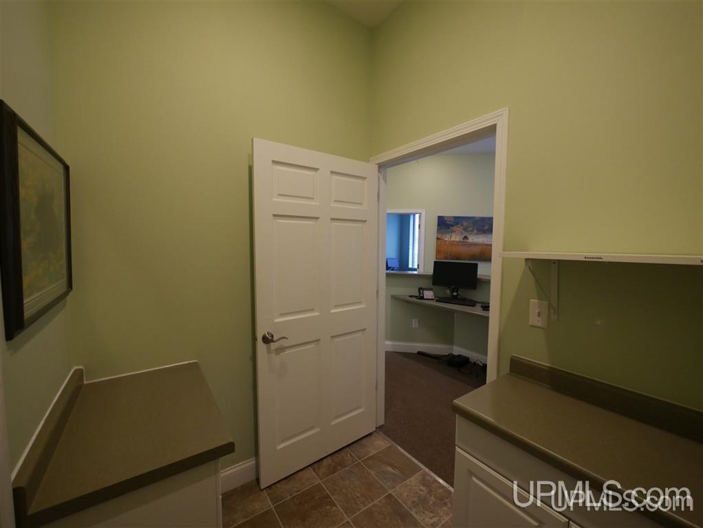 208 E Montezuma Avenue Property Photo 68