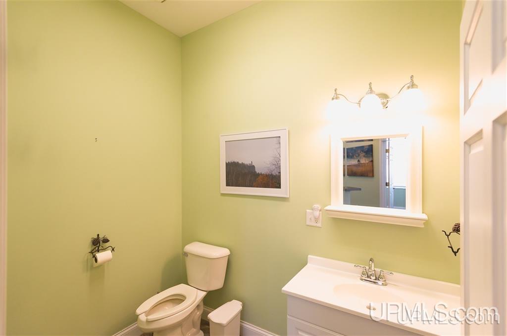 208 E Montezuma Avenue Property Photo 69