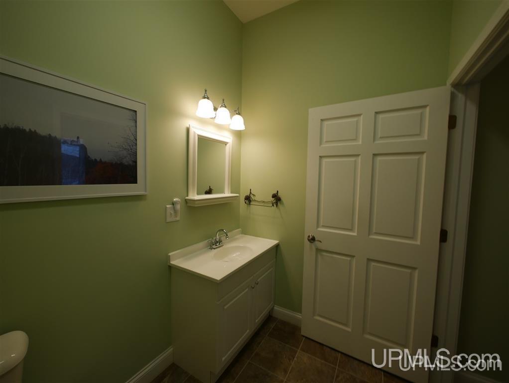 208 E Montezuma Avenue Property Photo 70