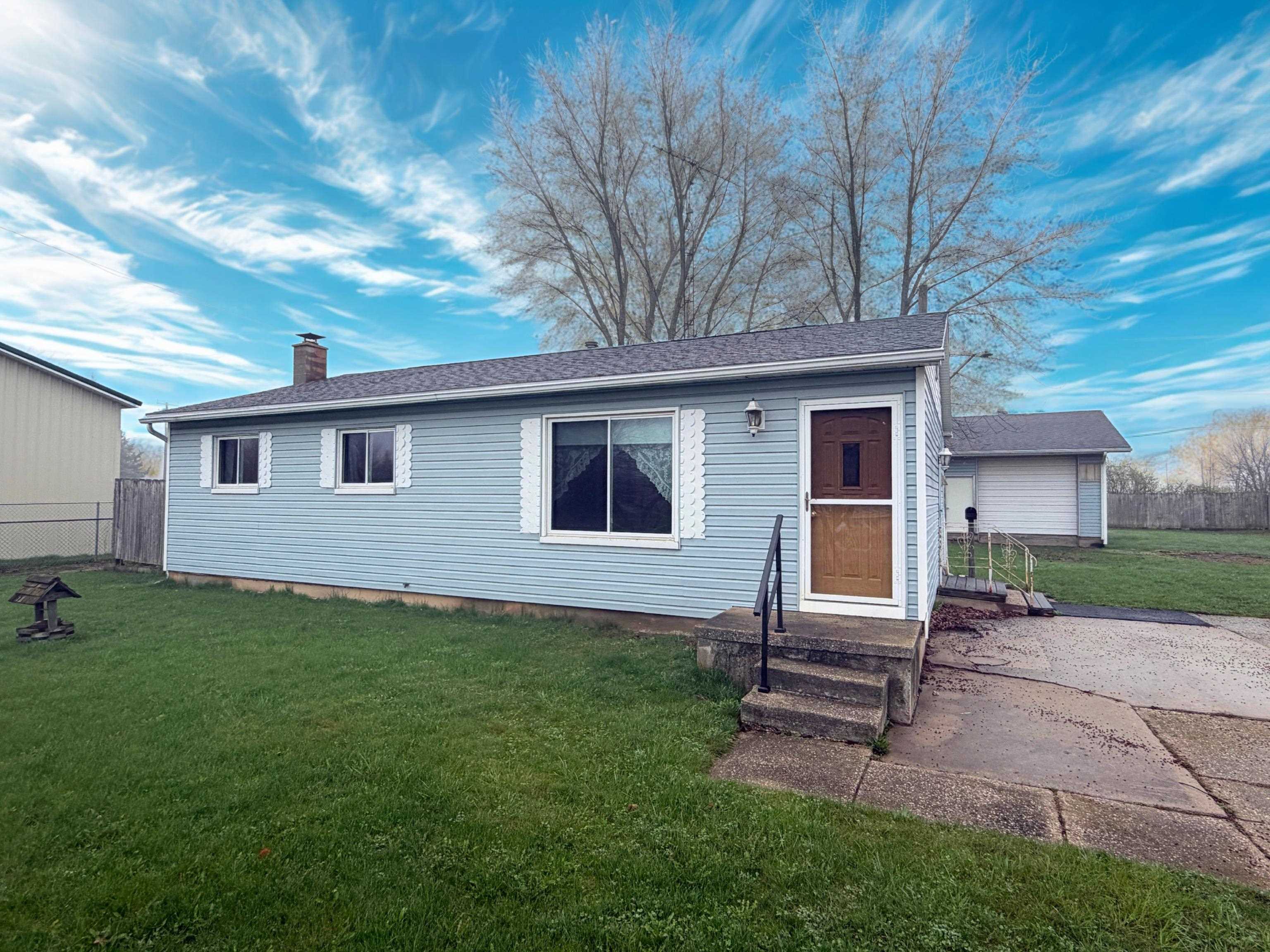 1920 Circle Drive Property Photo 1