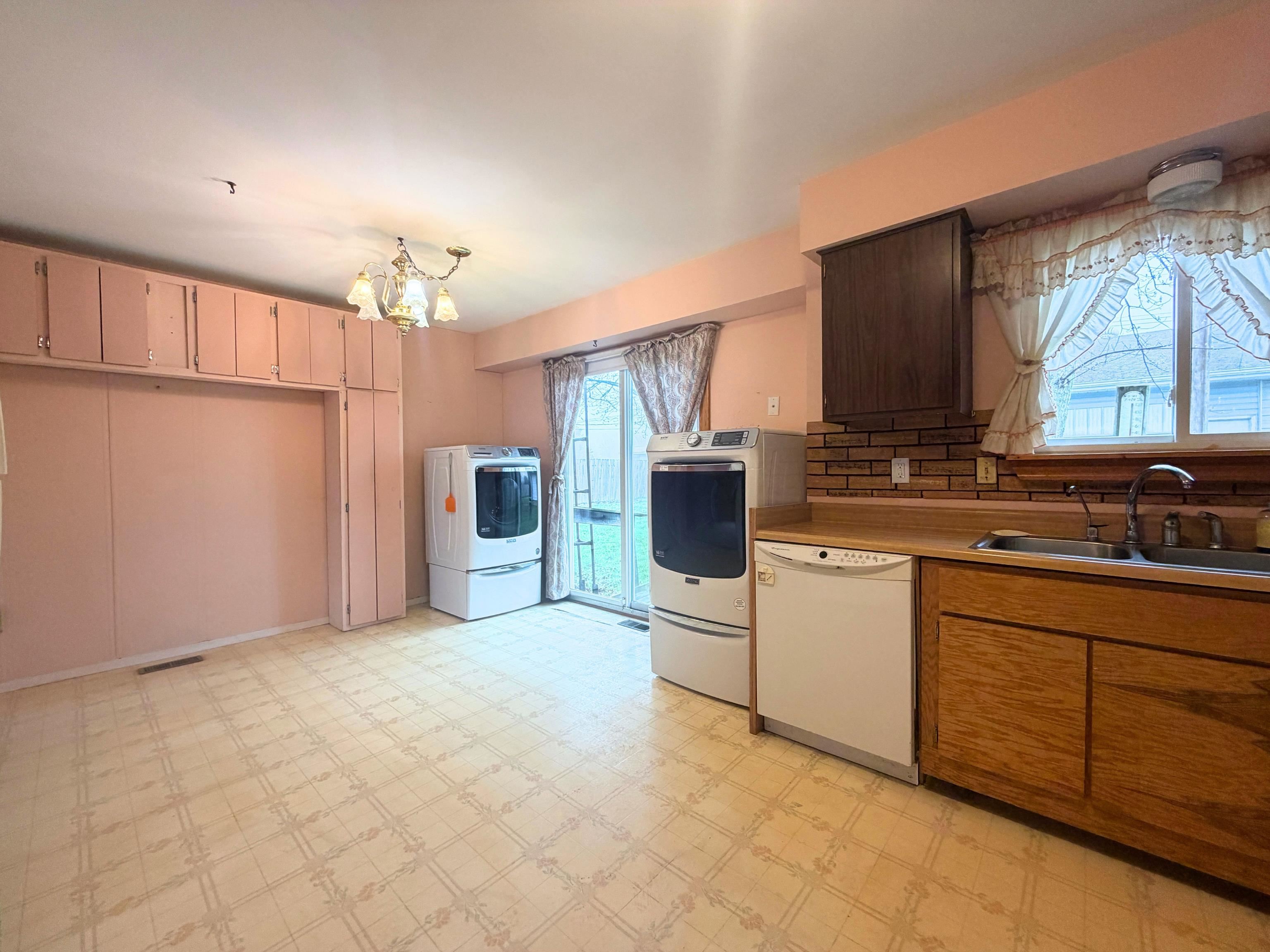 1920 Circle Drive Property Photo 6