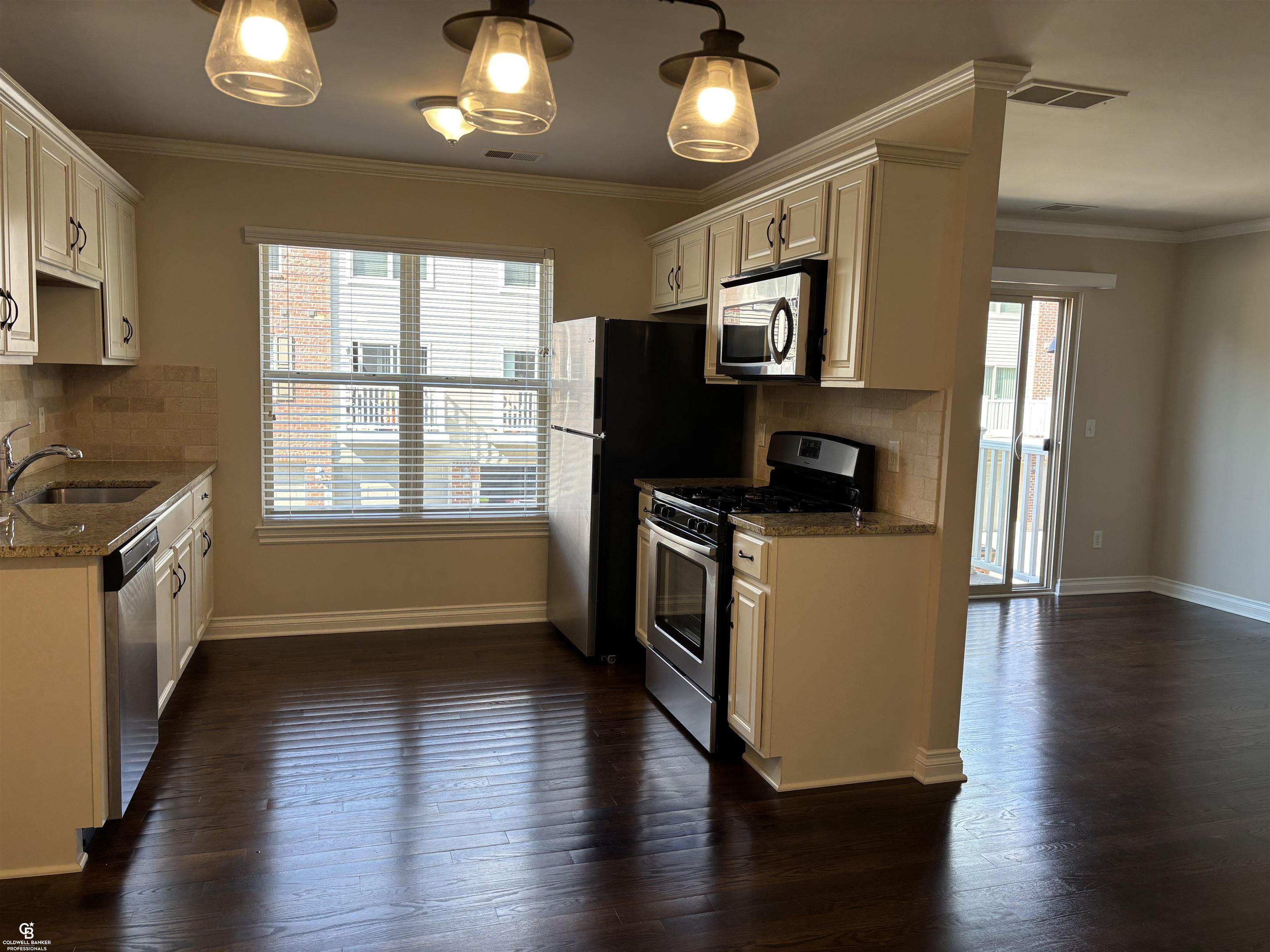 13113 Woodridge Circle Property Photo 3
