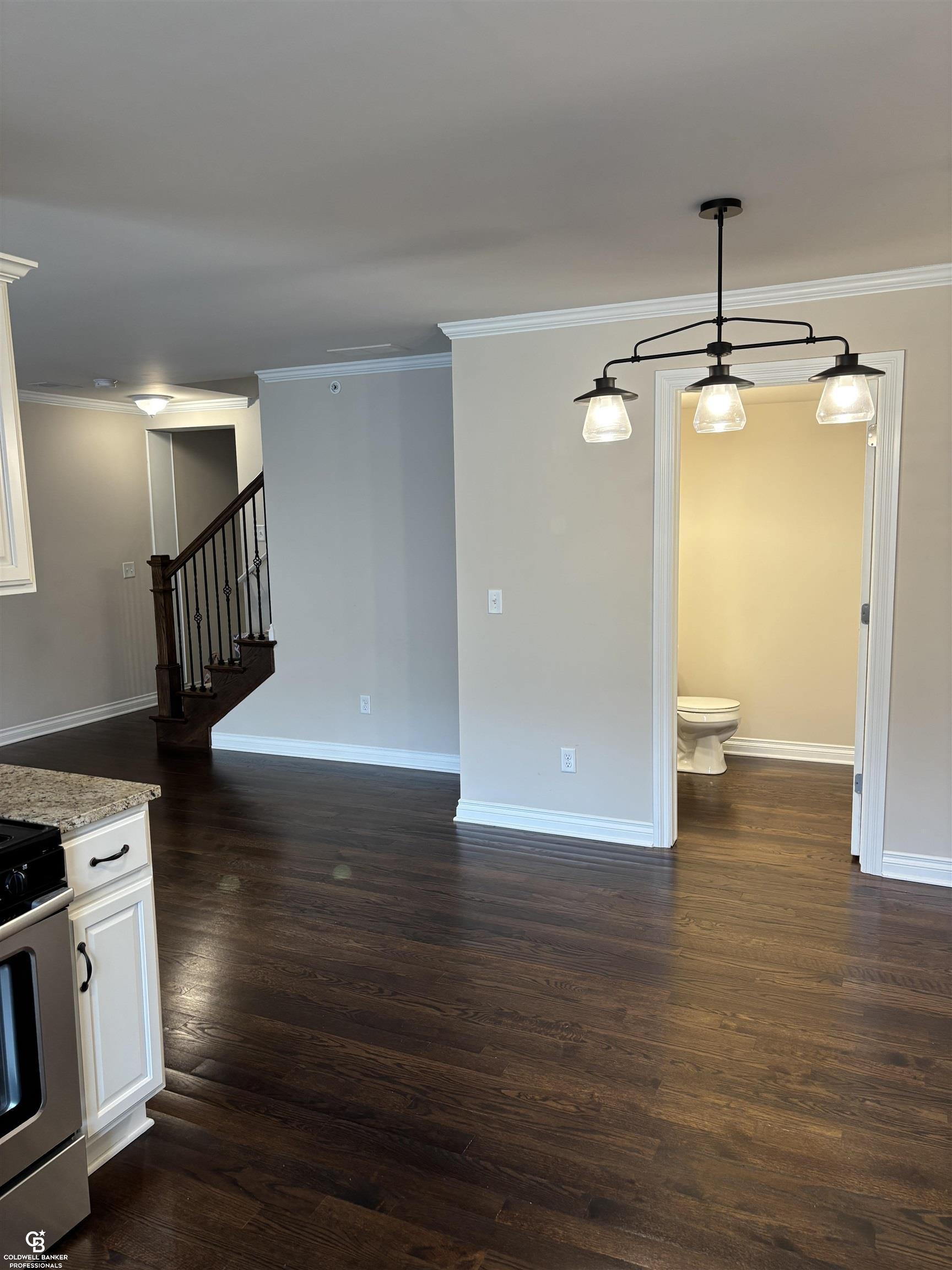 13113 Woodridge Circle Property Photo 7