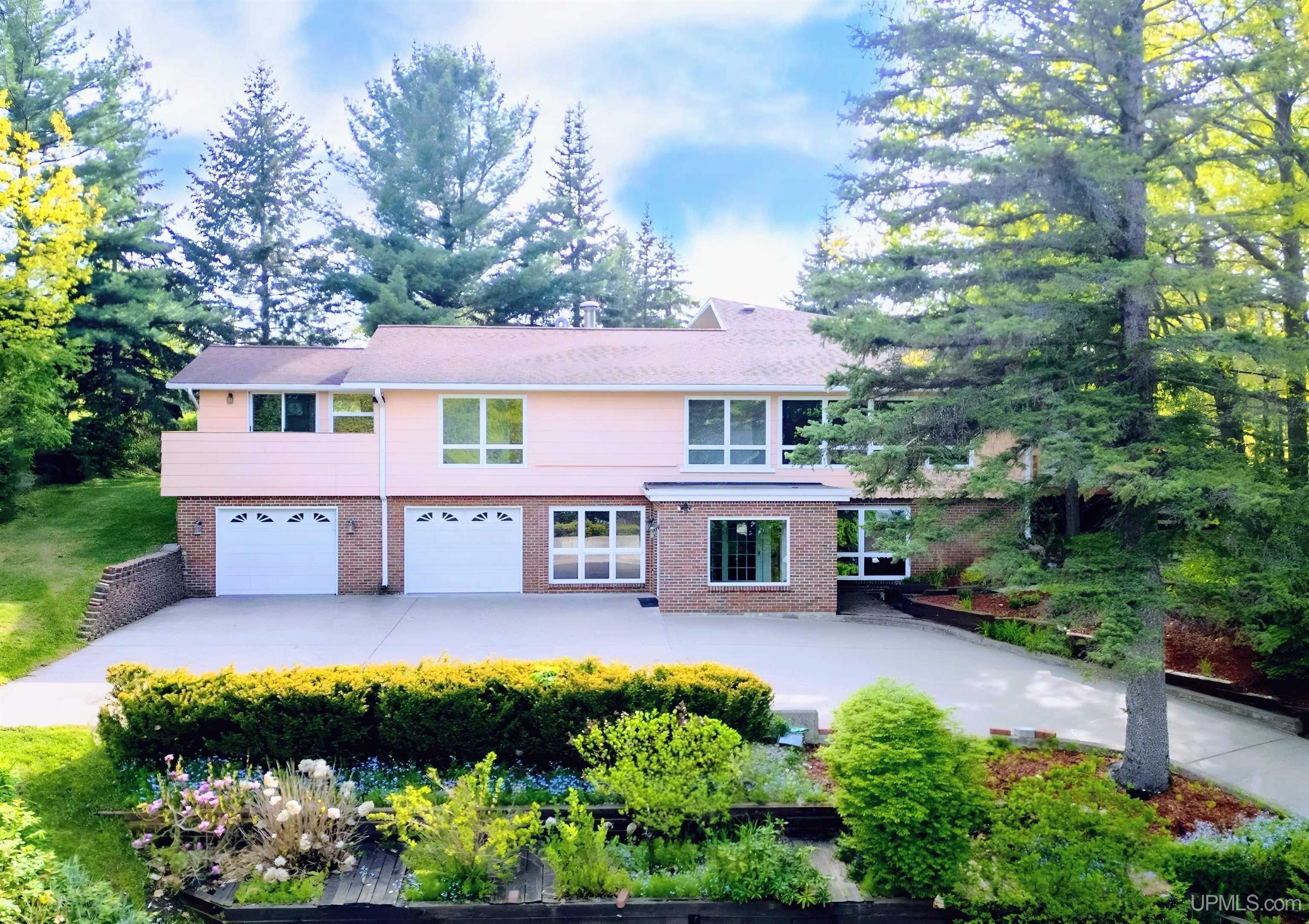30 Lakeview Drive