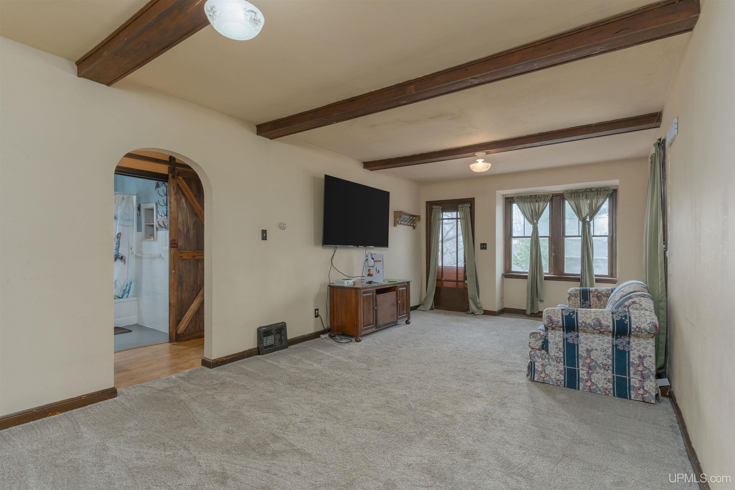 645 E Hunter Road Property Photo 10