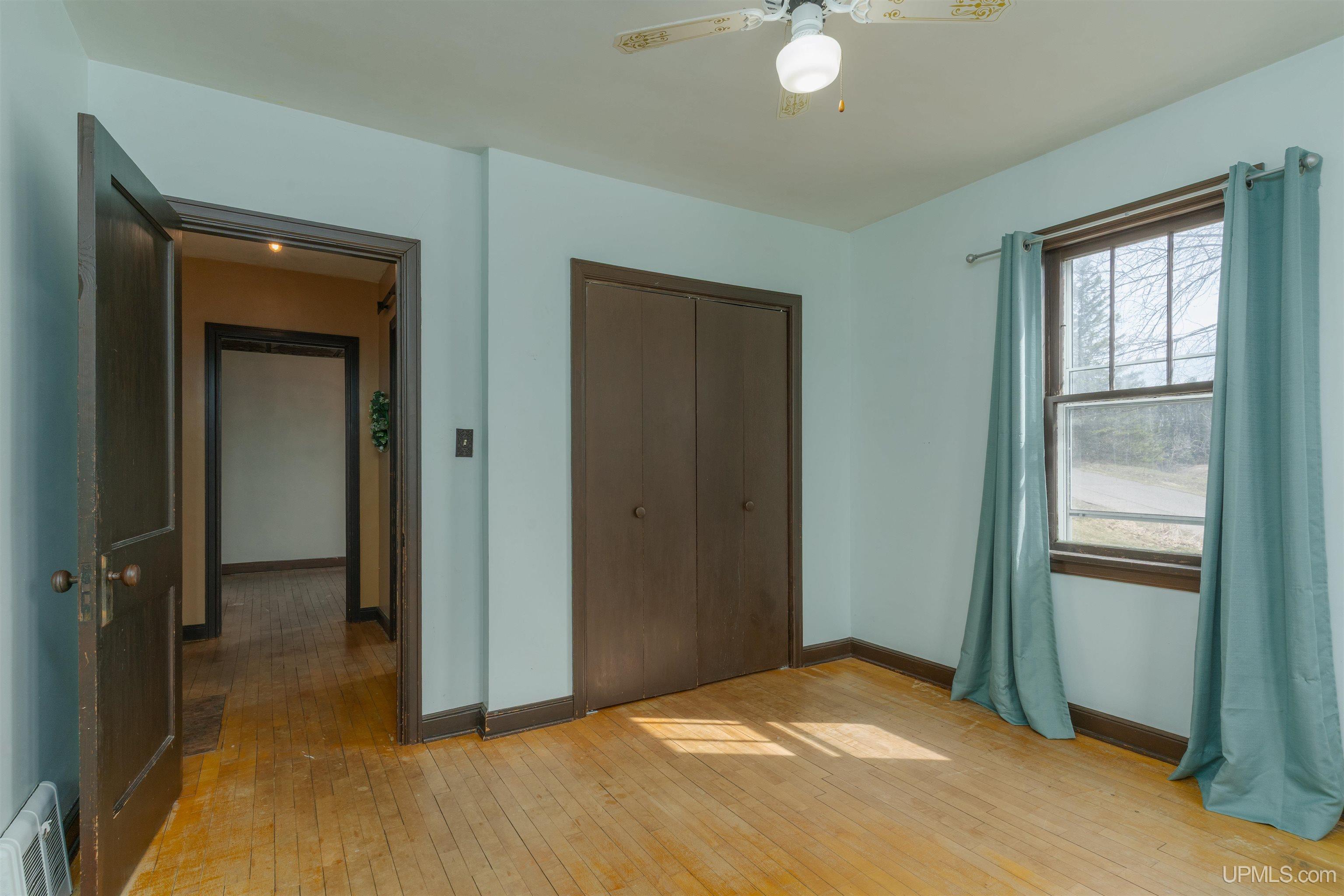 645 E Hunter Road Property Photo 14