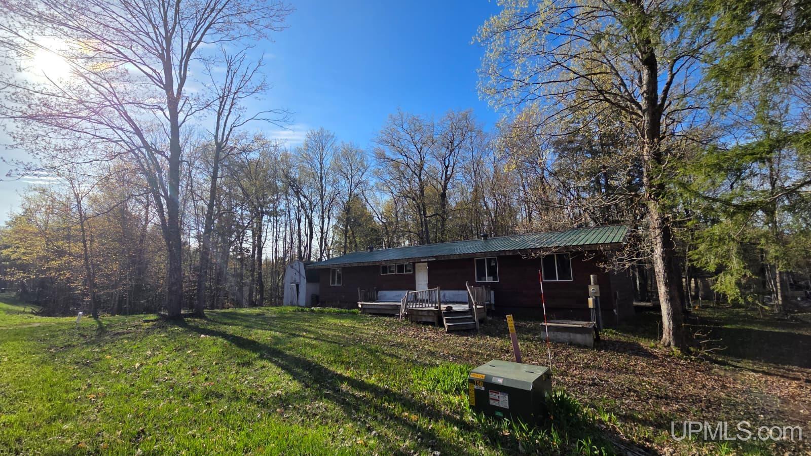 7122 Maple Grove Road Property Photo 1