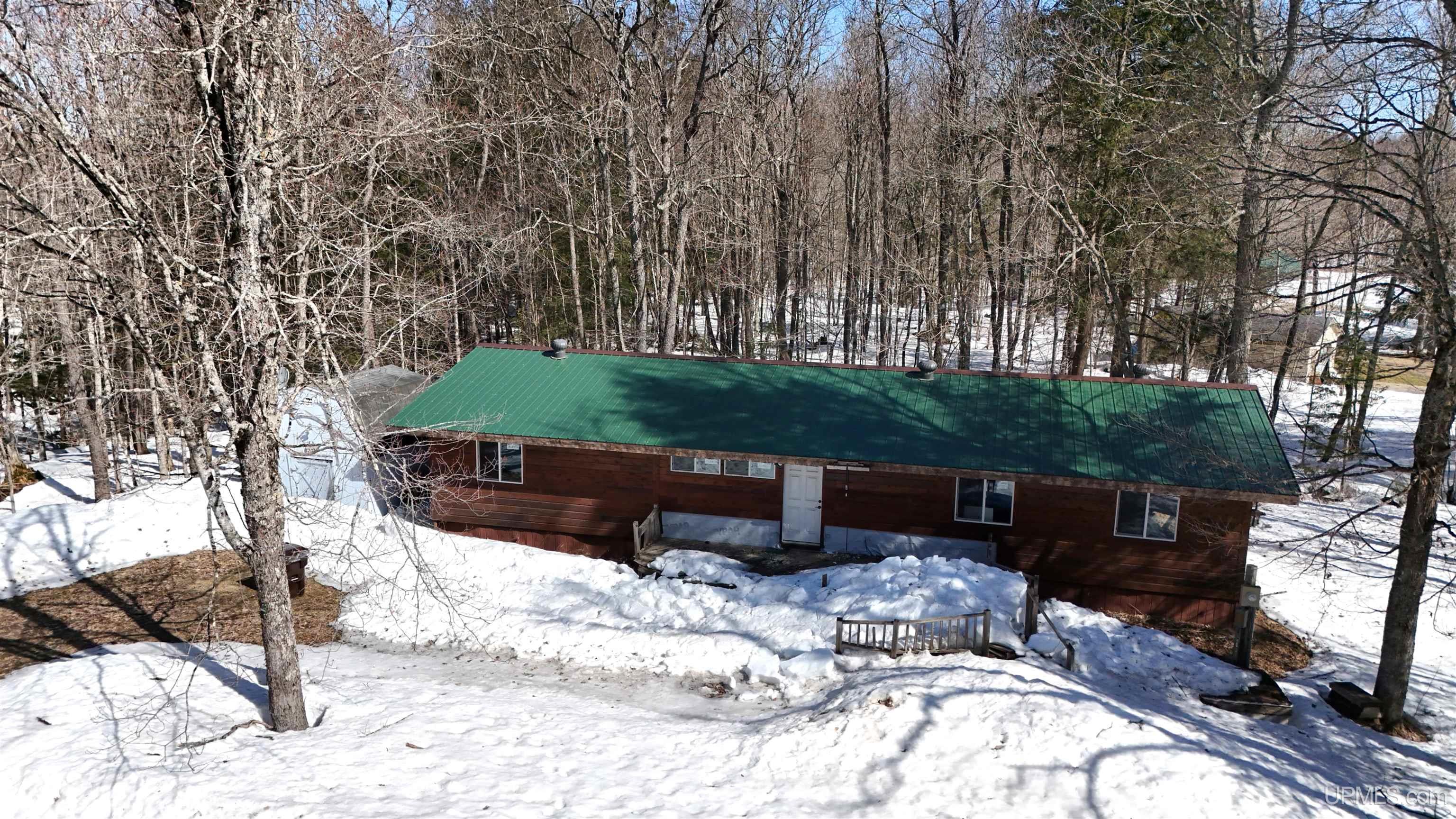 7122 Maple Grove Road Property Photo 3