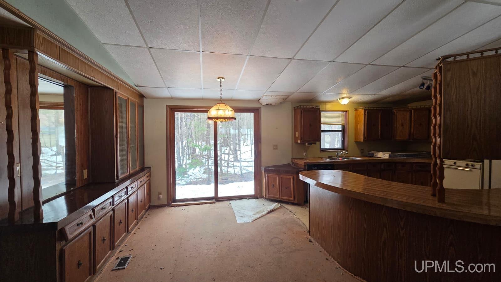 7122 Maple Grove Road Property Photo 6