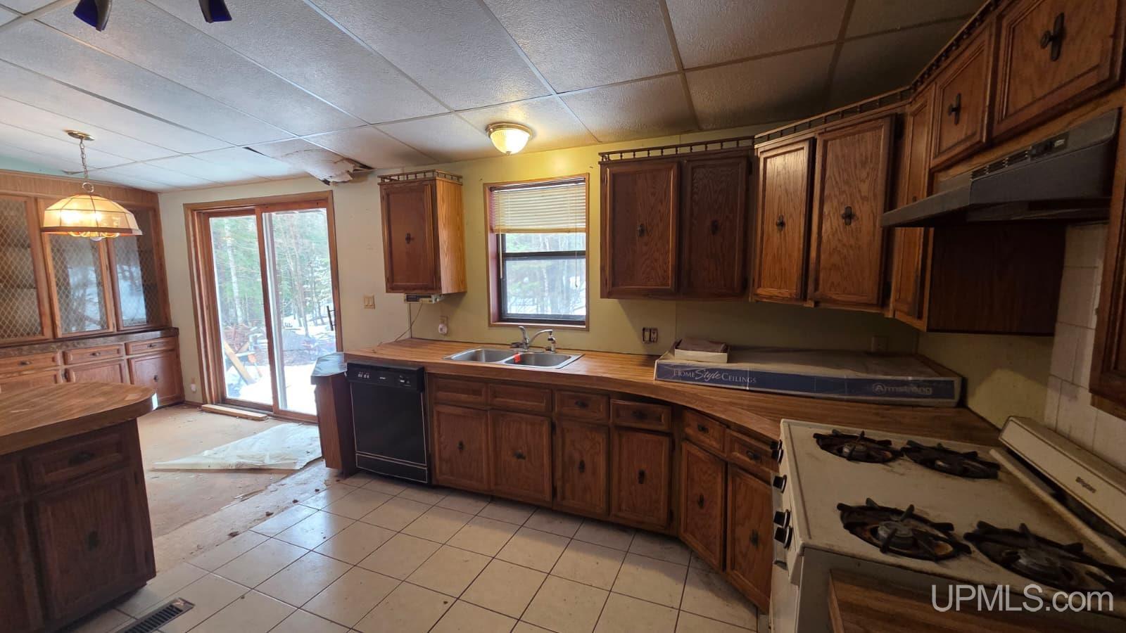 7122 Maple Grove Road Property Photo 9