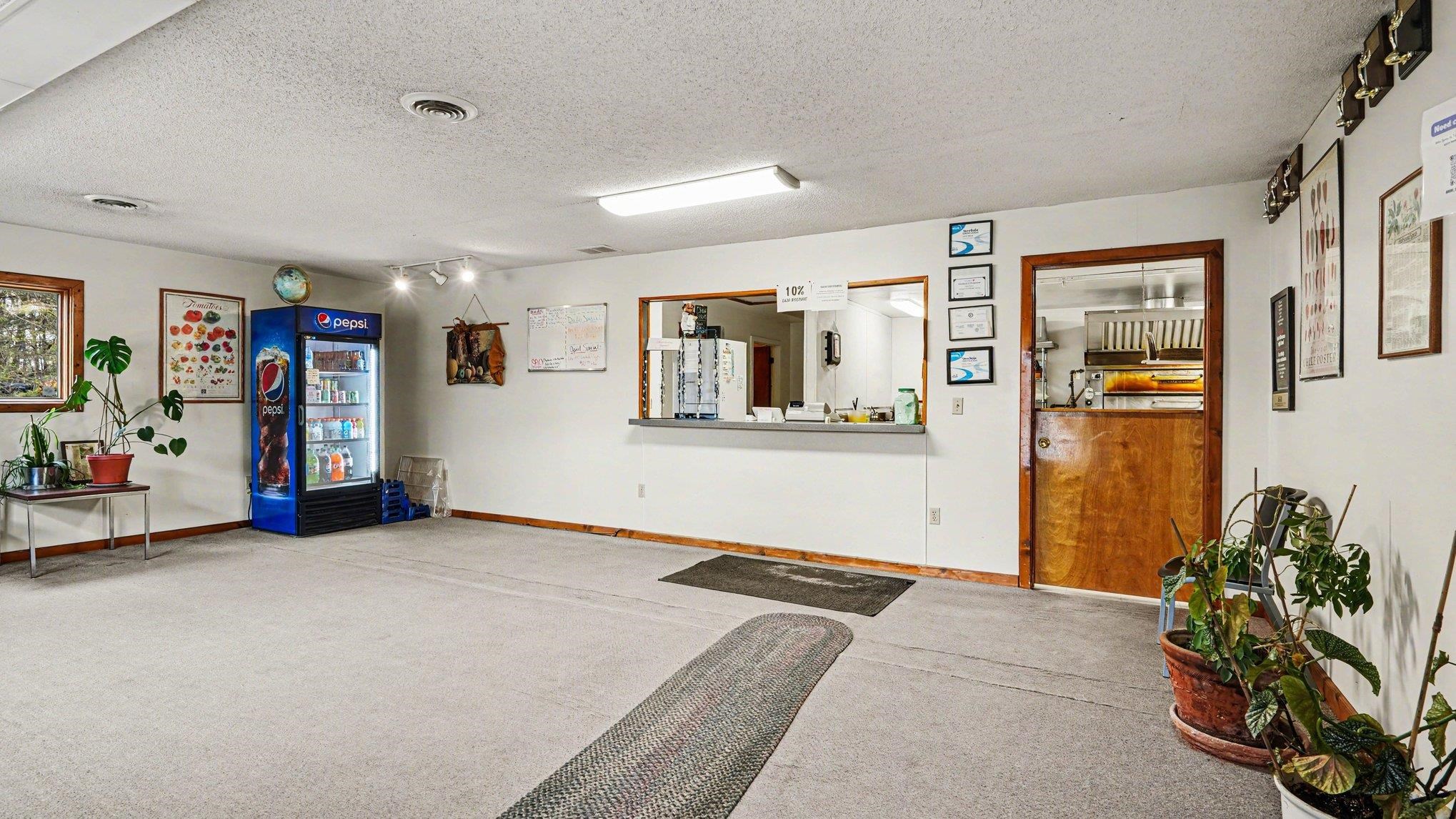 2161 N Meridian Road Property Photo 4