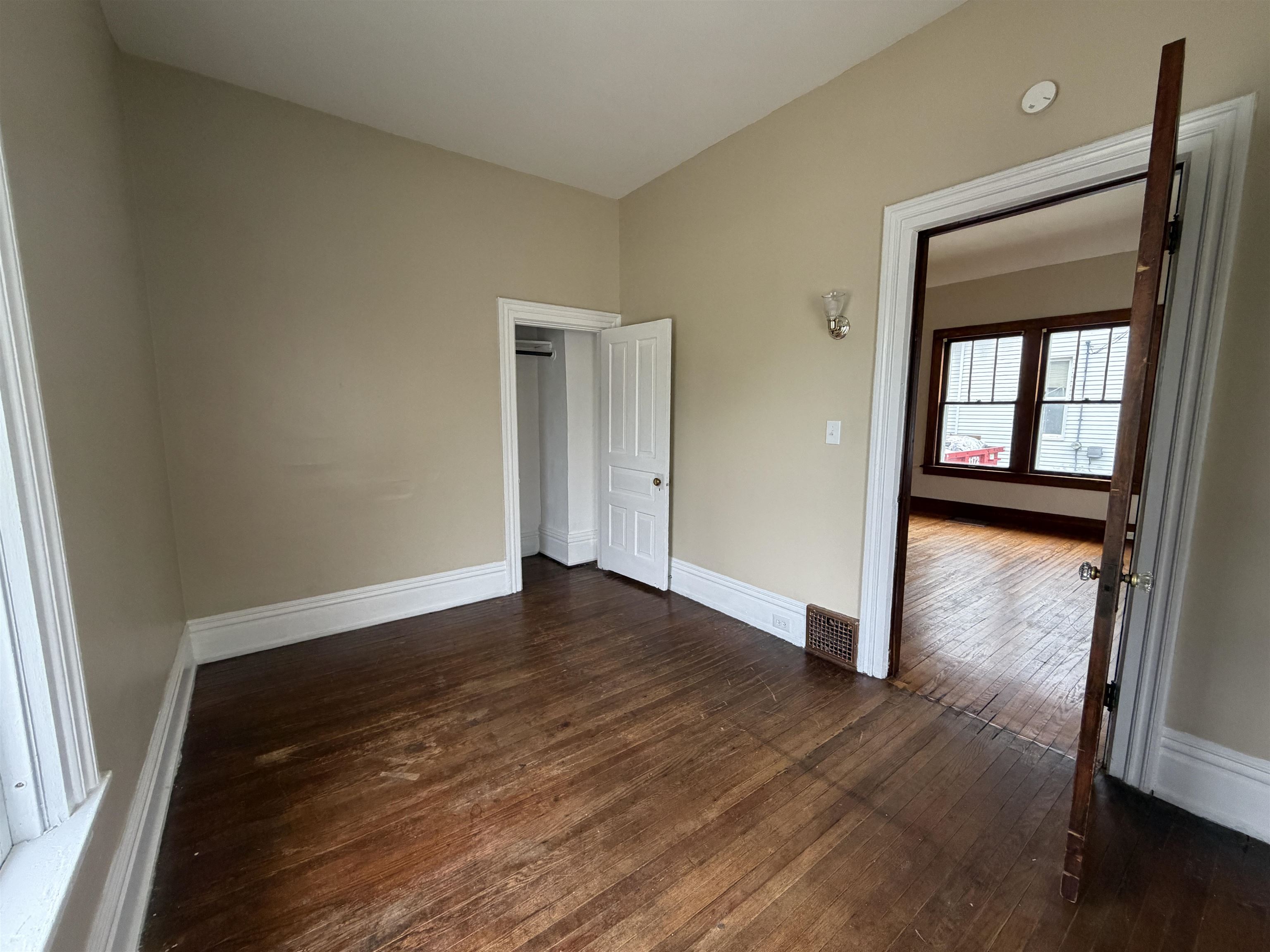 504 N Catherine Street Property Photo 3