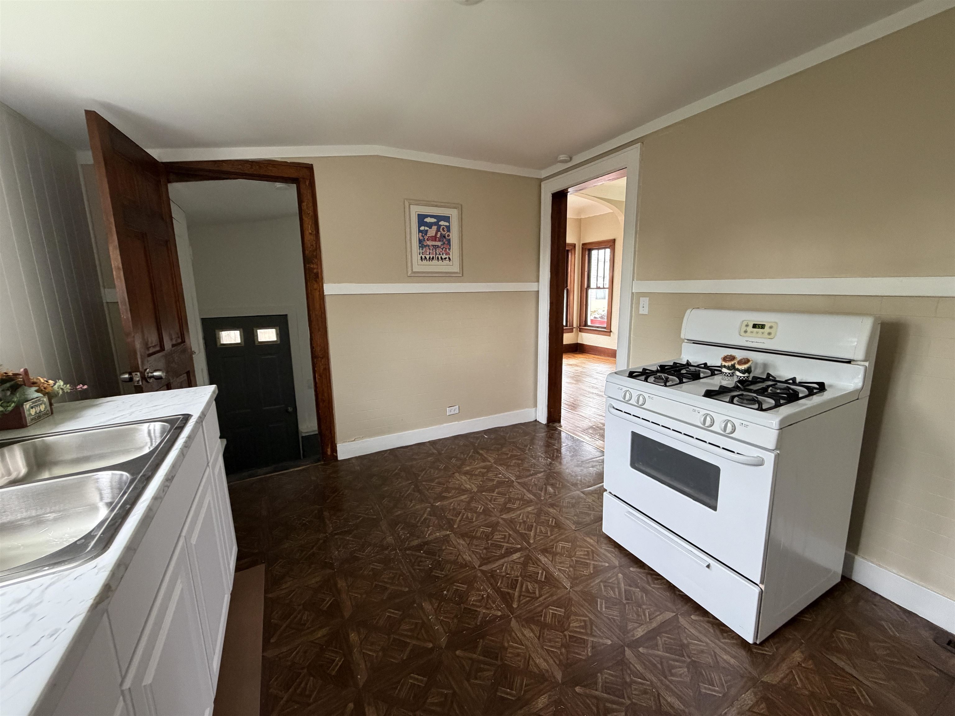 504 N Catherine Street Property Photo 13