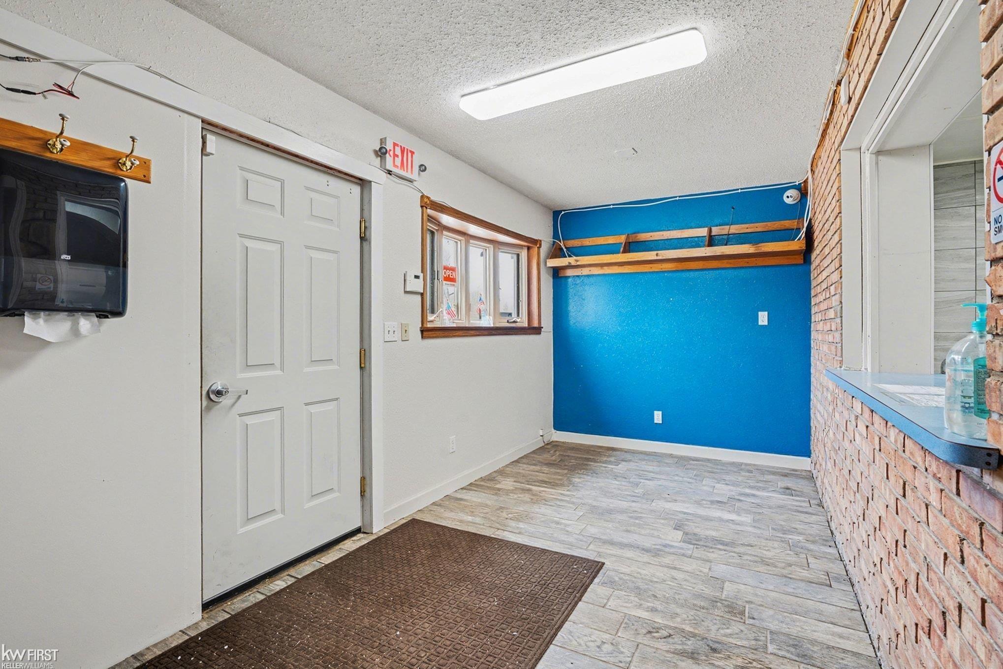 407 West Center Street Property Photo 6
