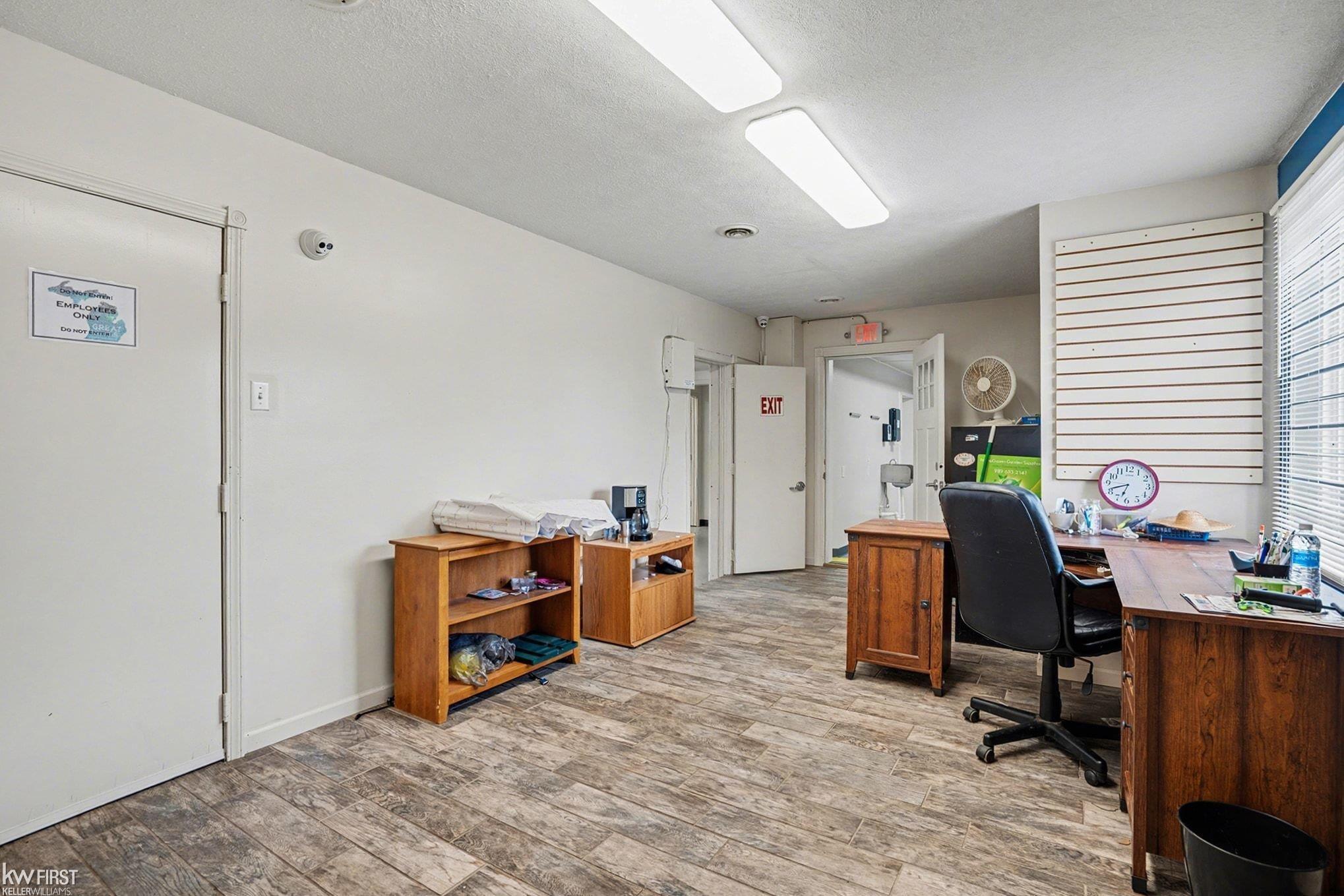 407 West Center Street Property Photo 10