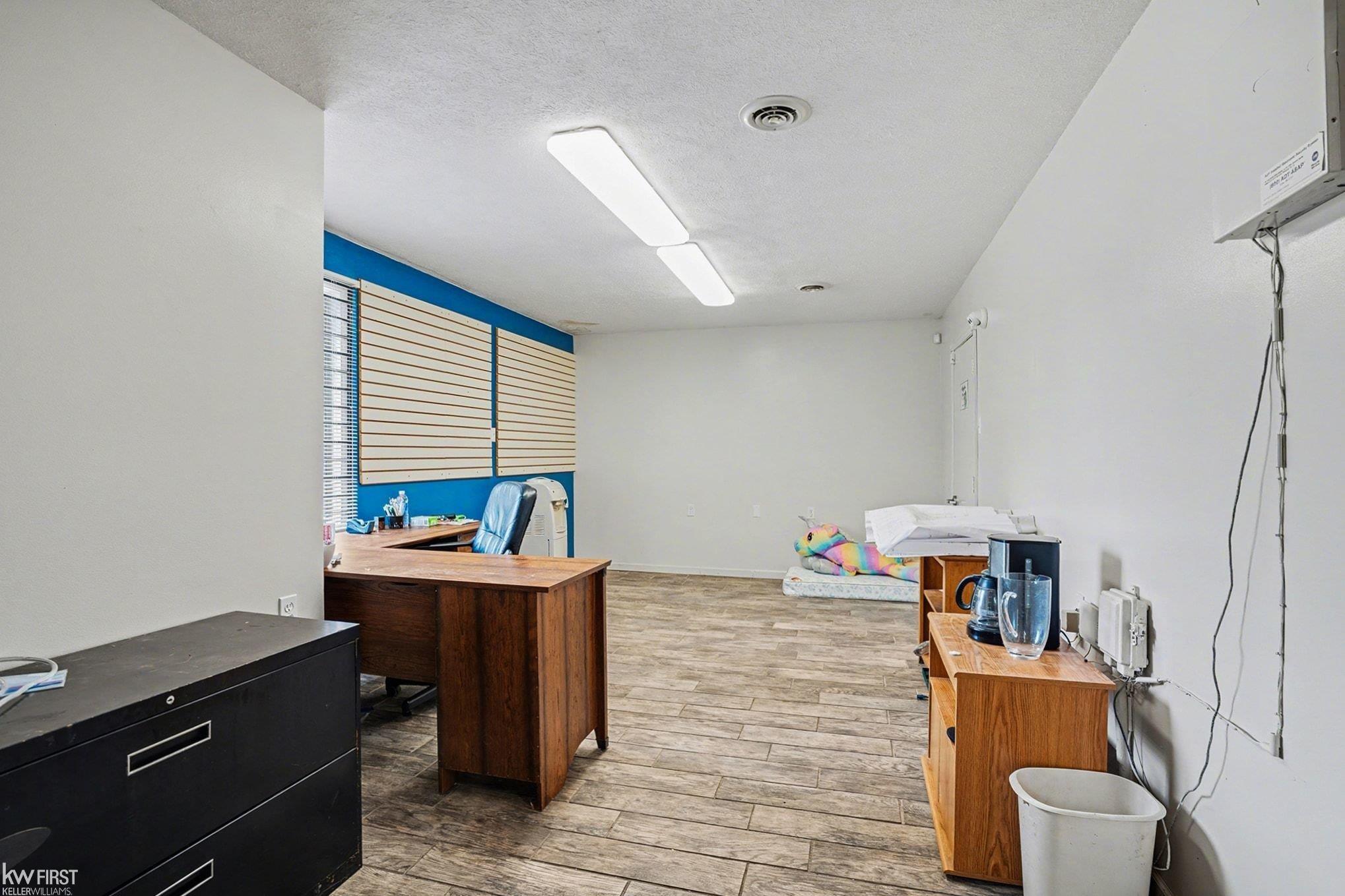 407 West Center Street Property Photo 11