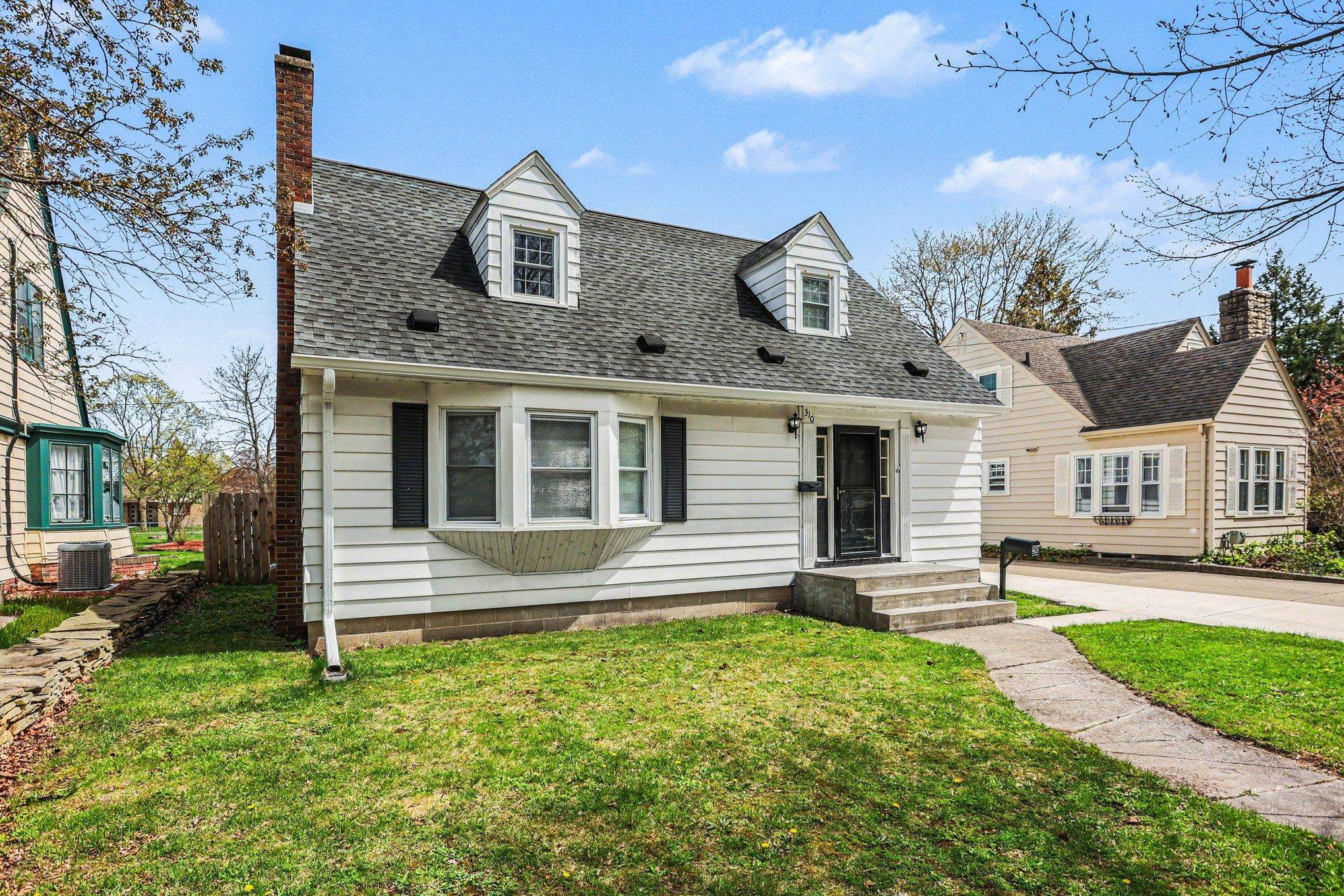 310 Green Avenue Property Photo 2