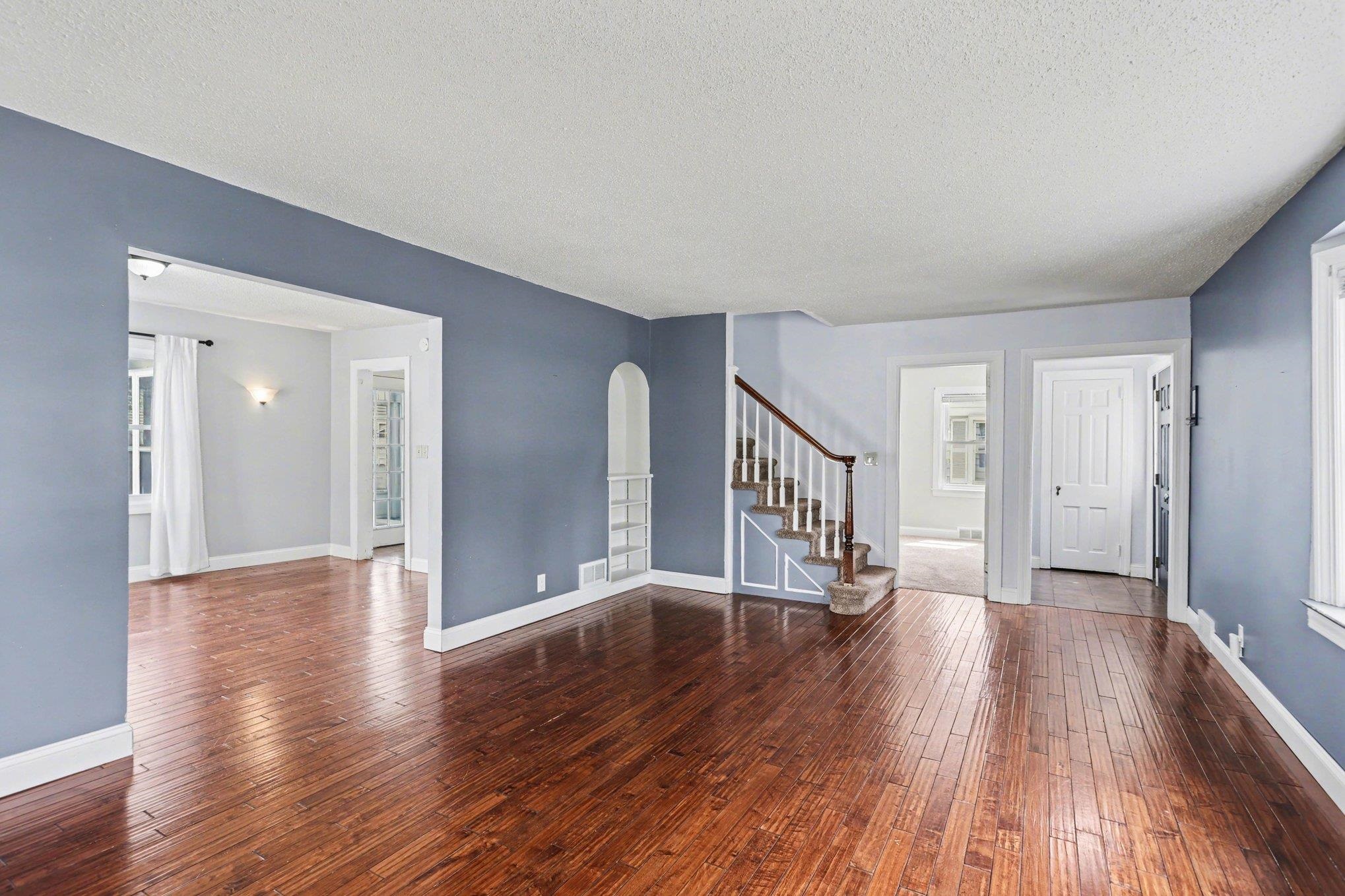 310 Green Avenue Property Photo 5