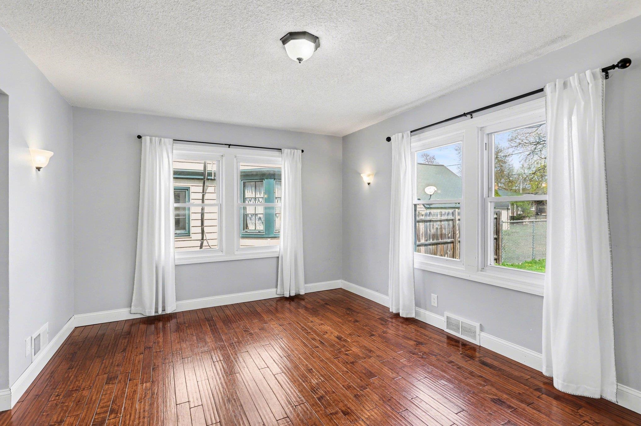 310 Green Avenue Property Photo 6