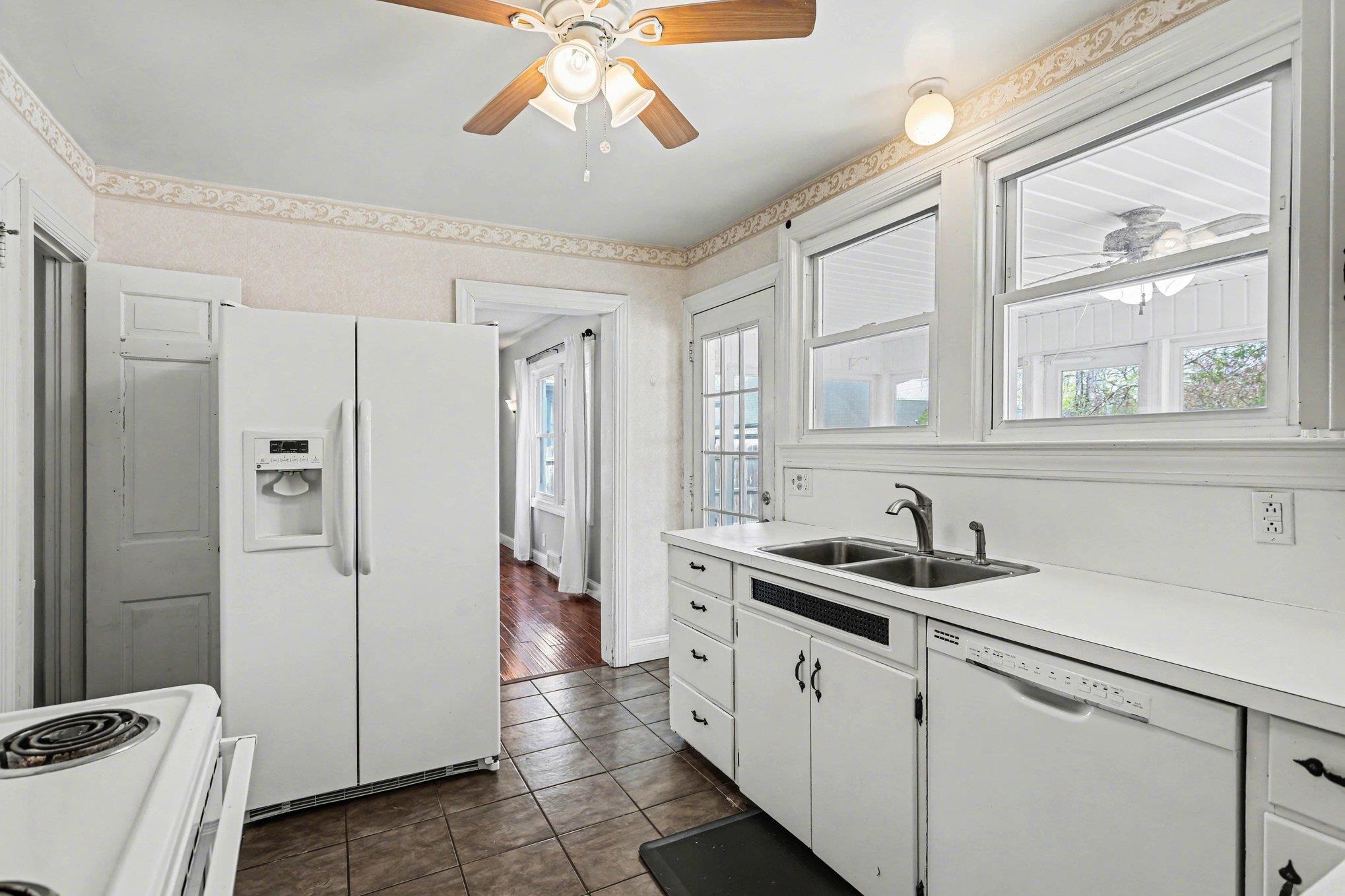 310 Green Avenue Property Photo 8