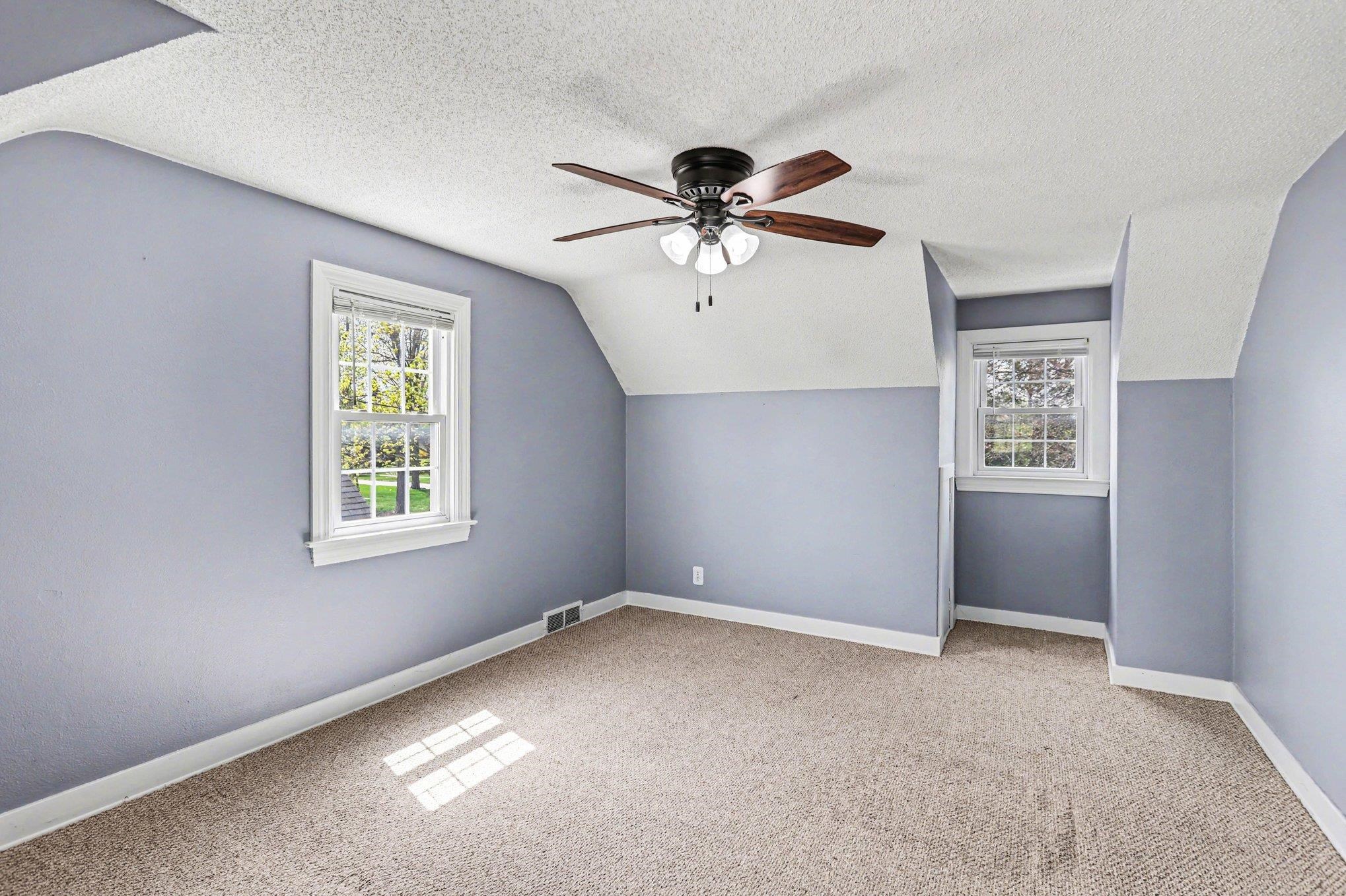 310 Green Avenue Property Photo 12