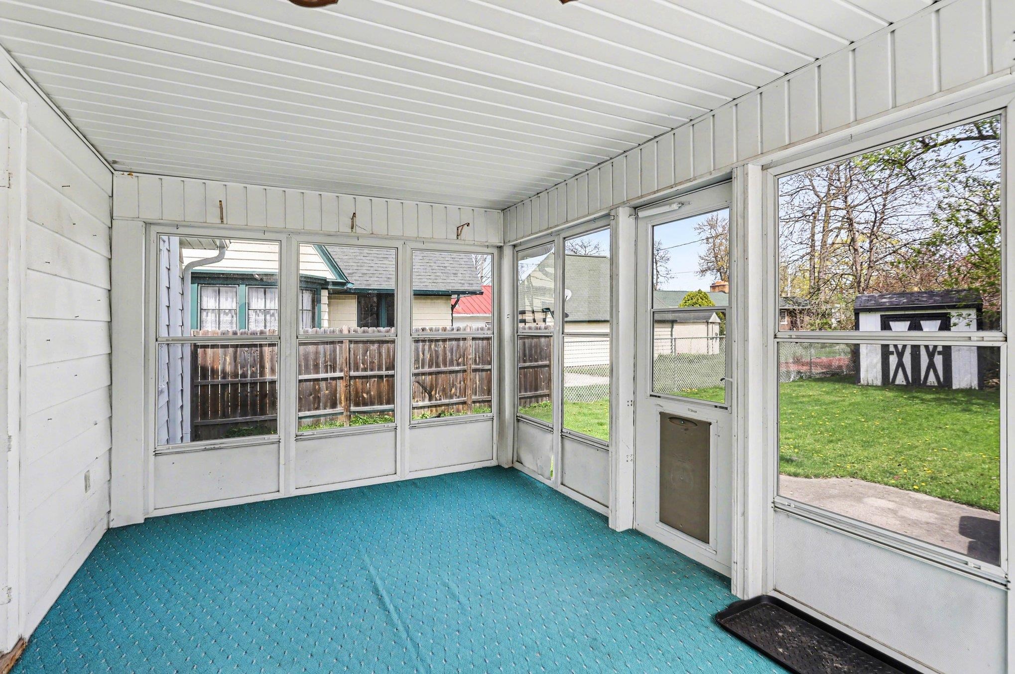 310 Green Avenue Property Photo 17