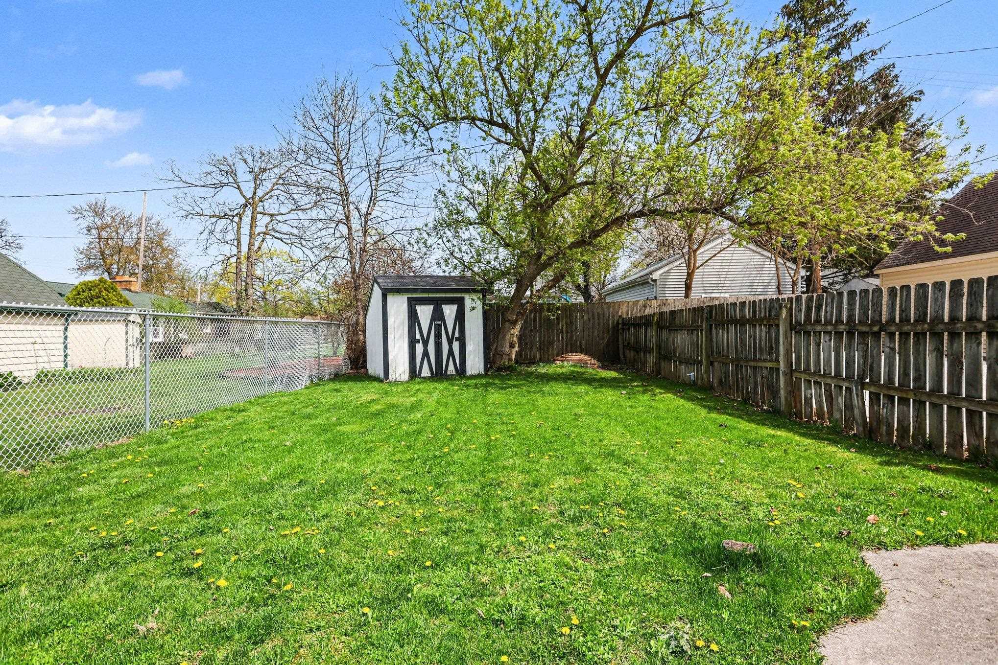 310 Green Avenue Property Photo 18