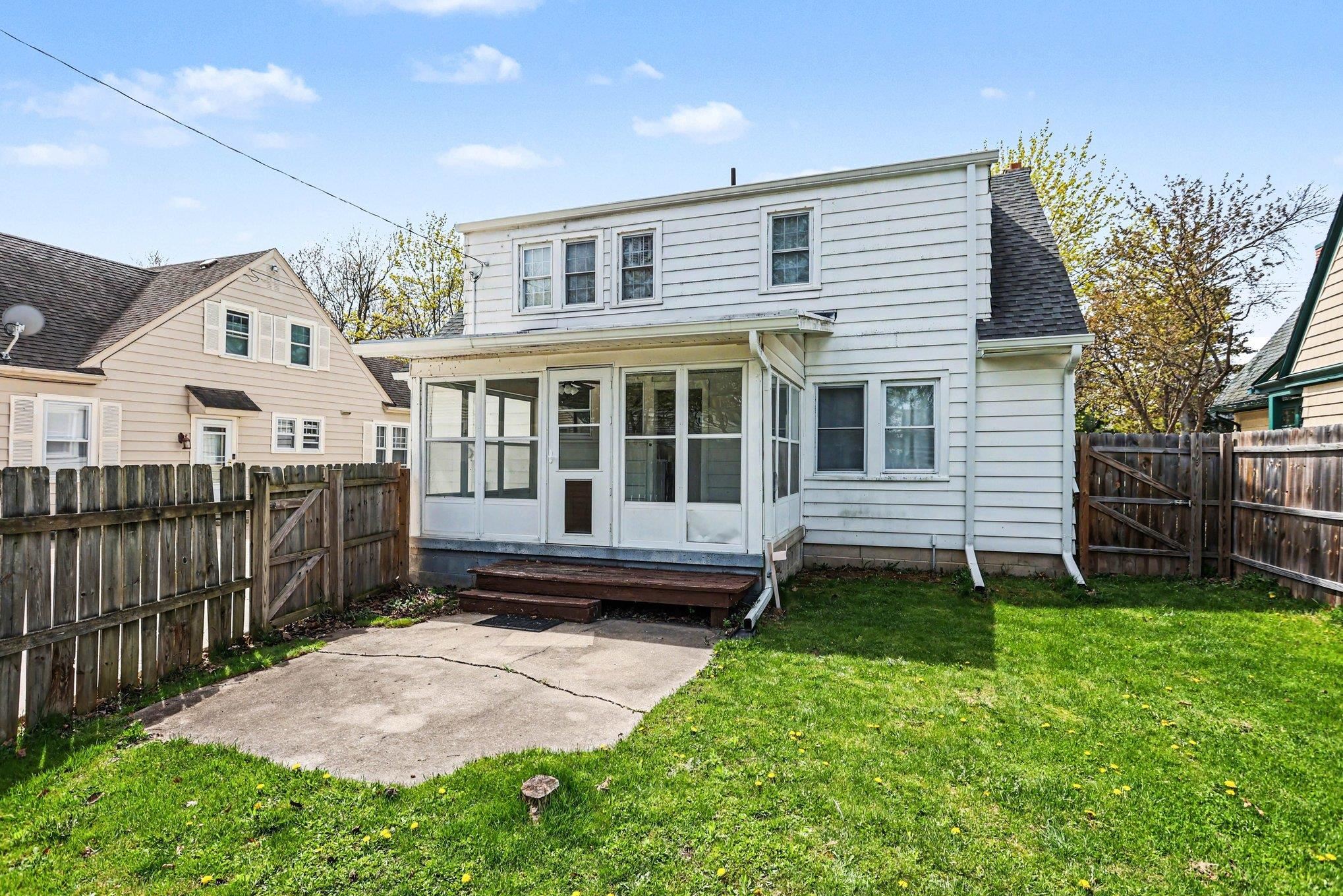 310 Green Avenue Property Photo 19