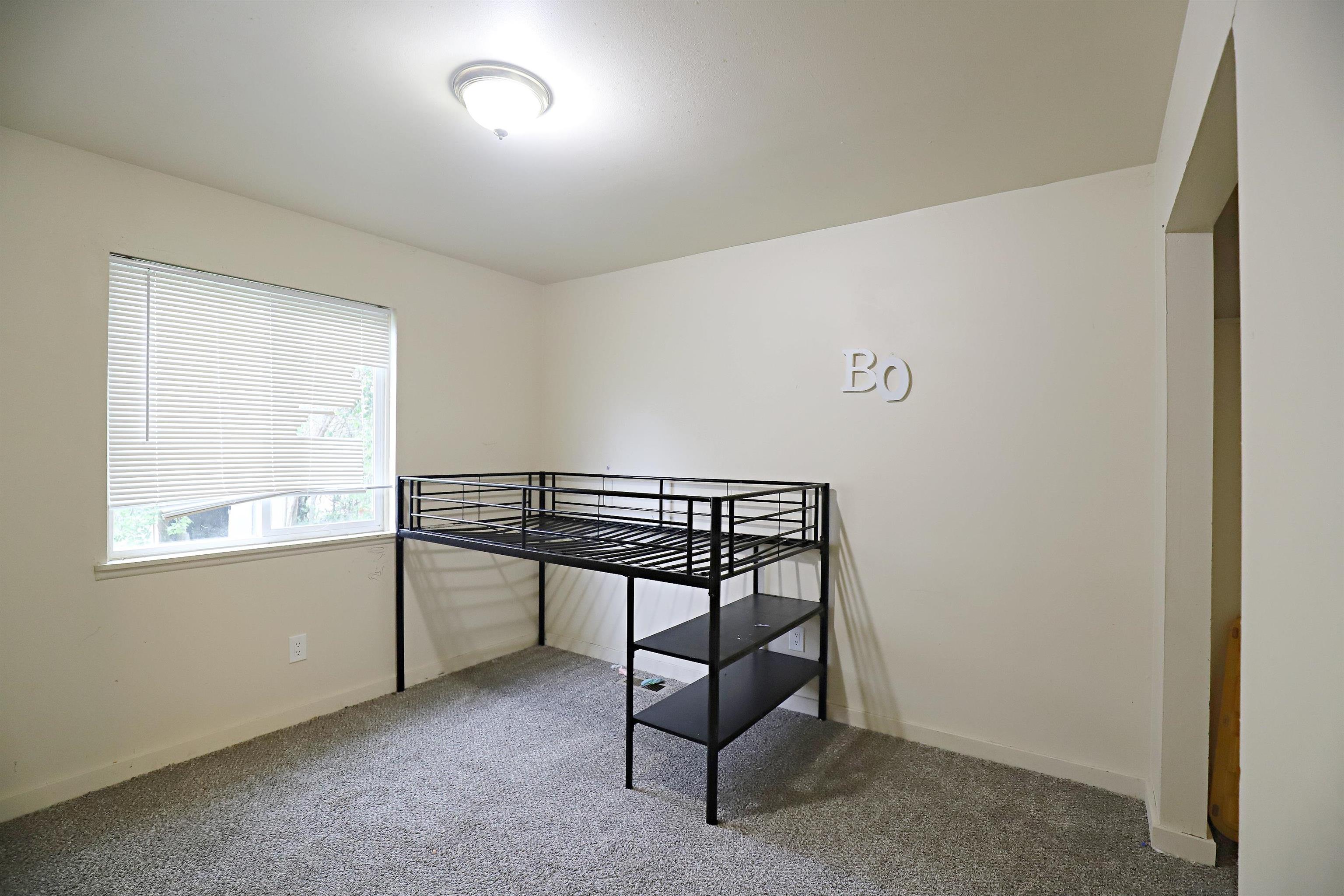 632 Monroe Street Property Photo 11