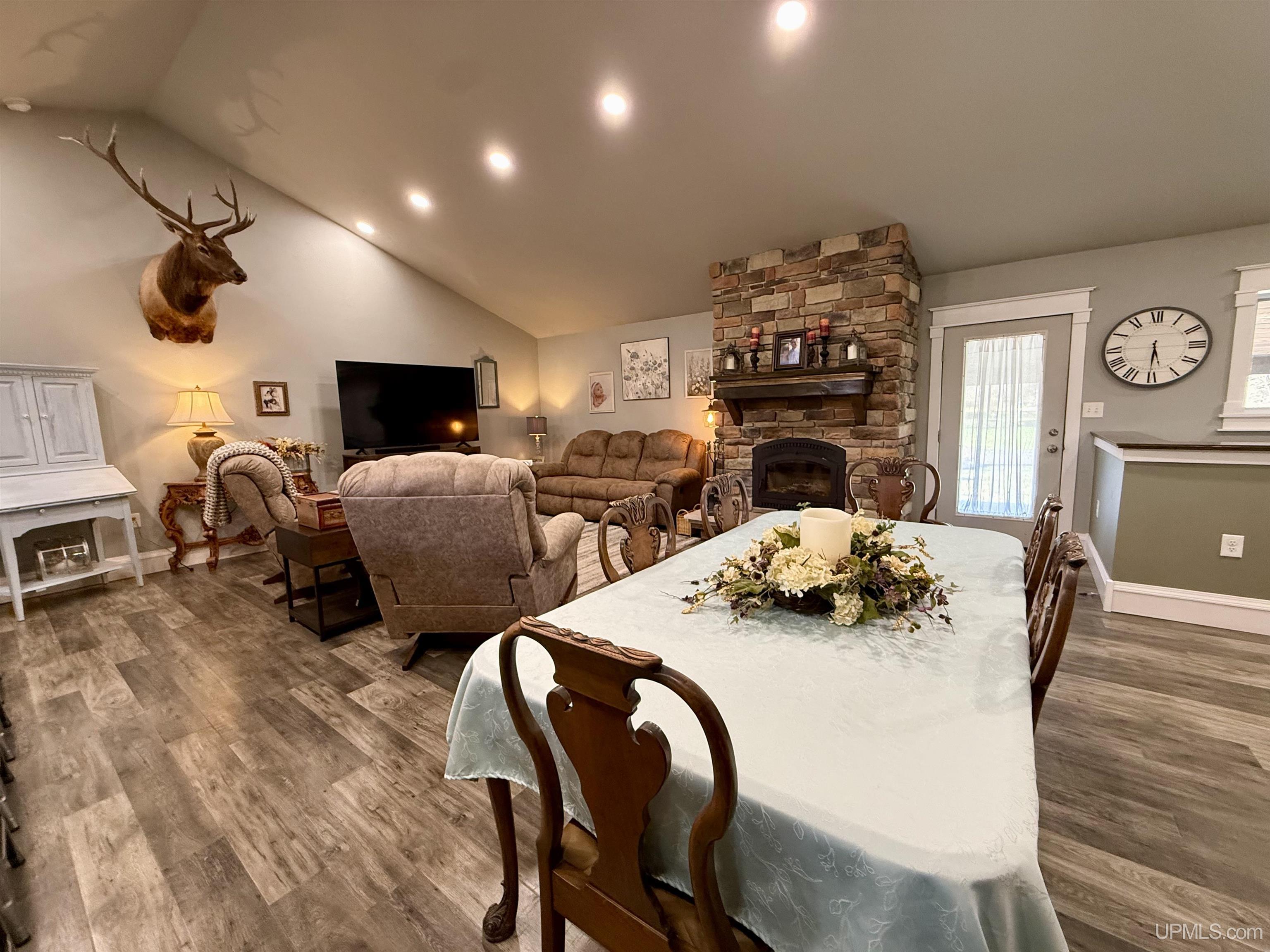 634 E Breitung Avenue Property Photo 13