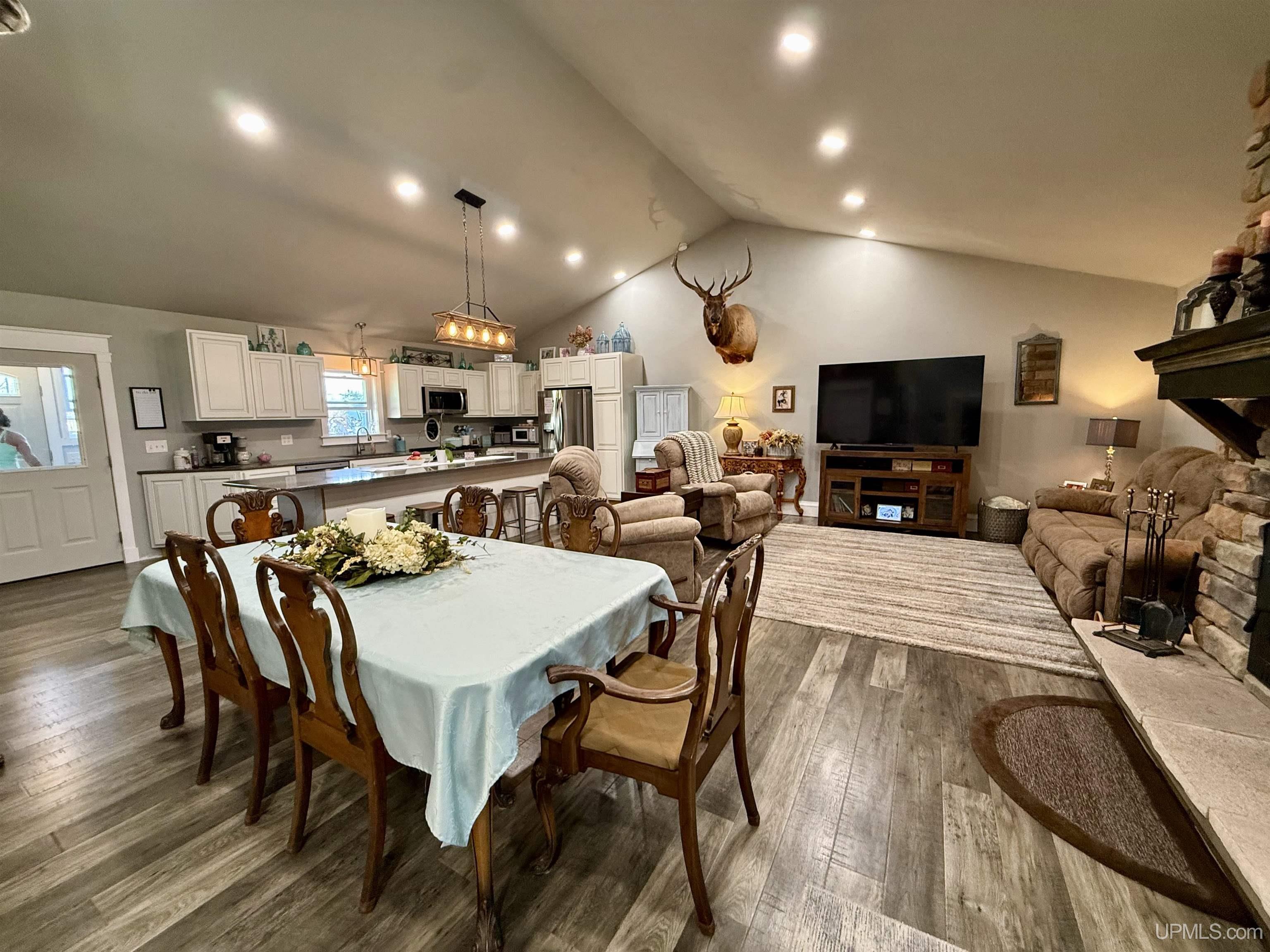634 E Breitung Avenue Property Photo 15