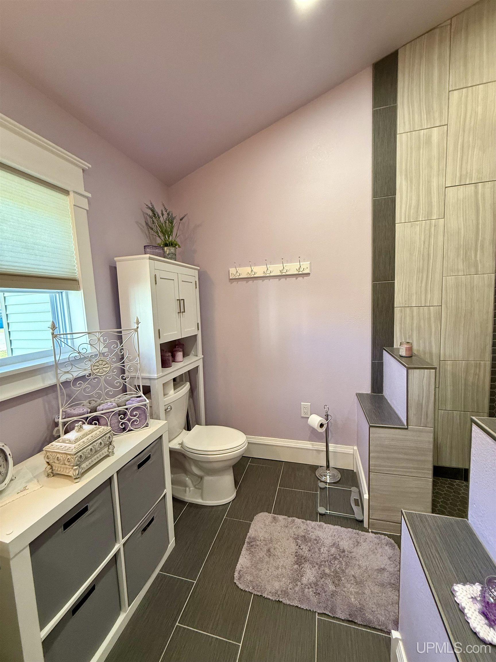 634 E Breitung Avenue Property Photo 25