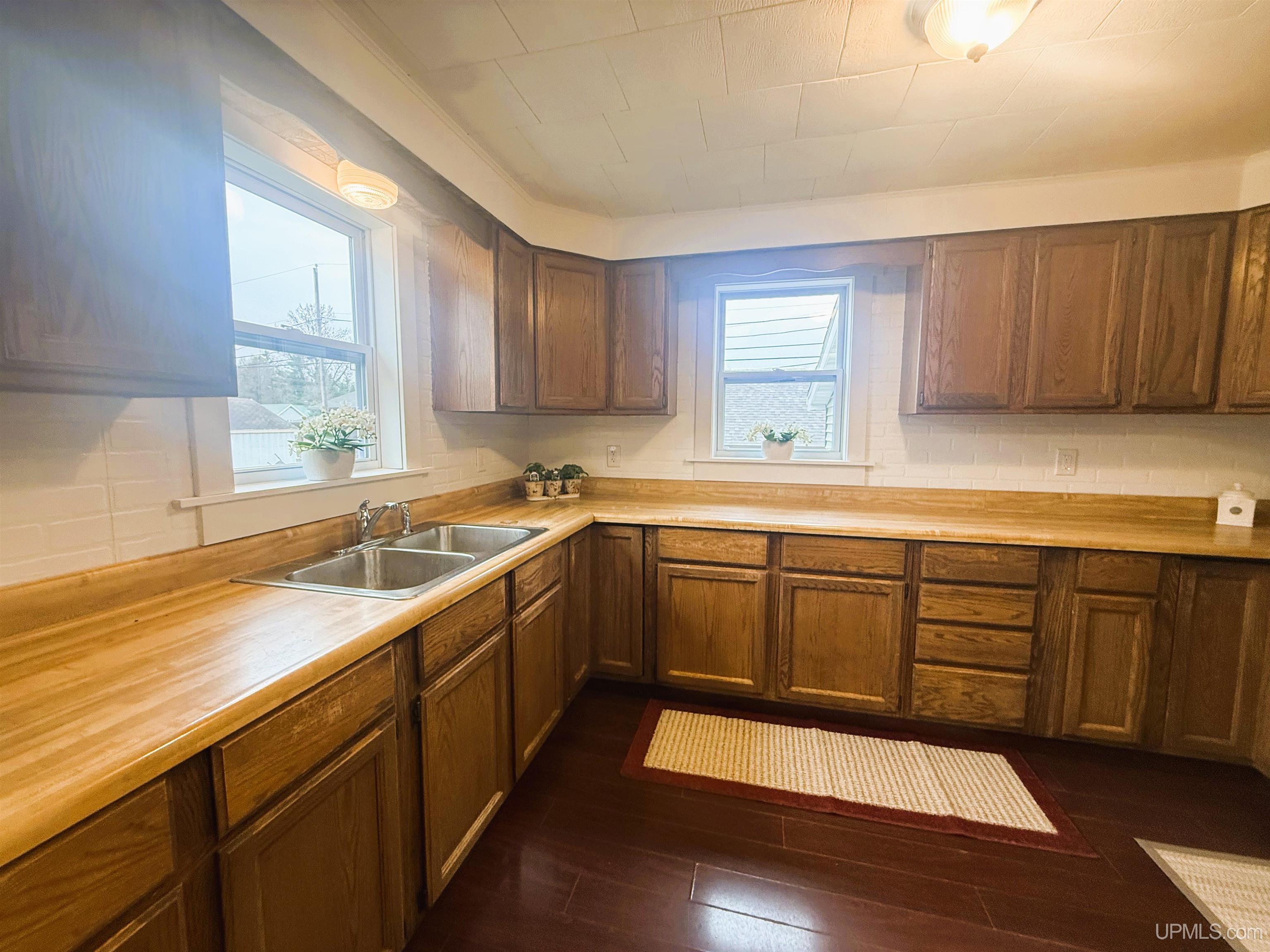 634 E Breitung Avenue Property Photo 50