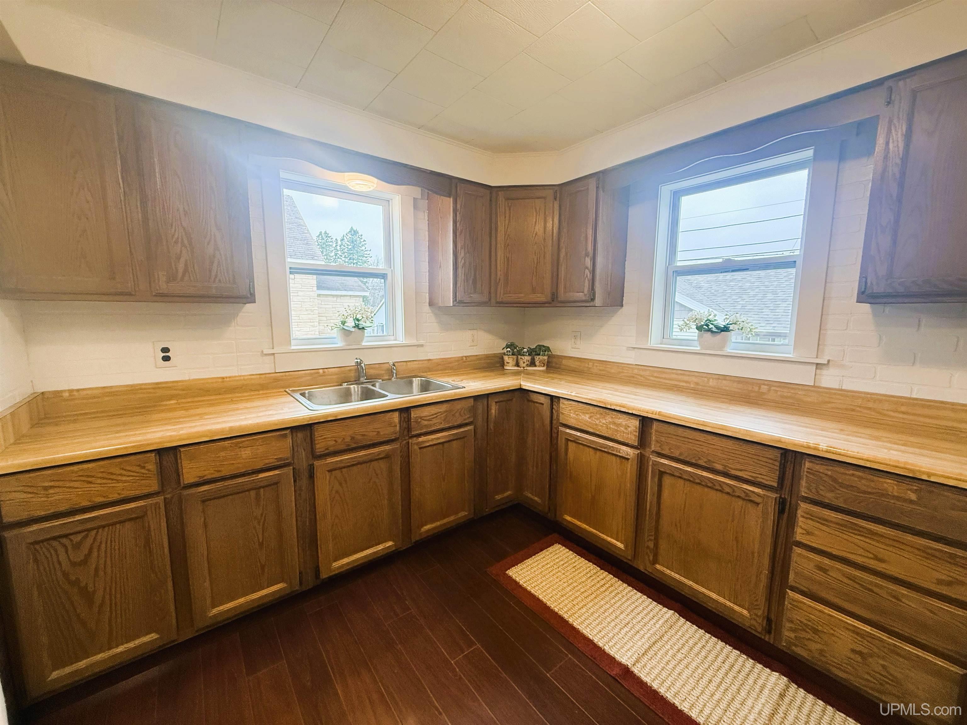 634 E Breitung Avenue Property Photo 51