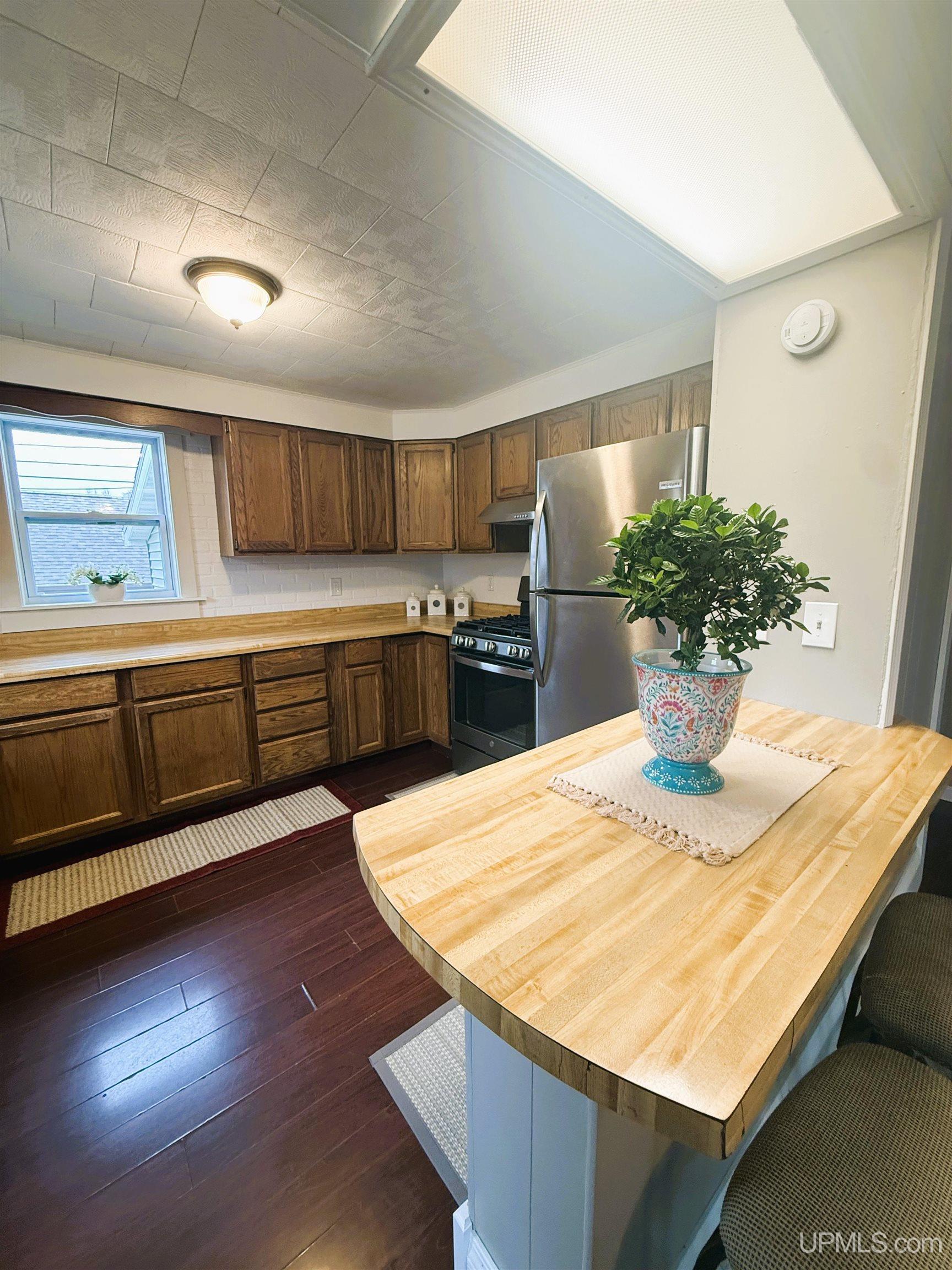 634 E Breitung Avenue Property Photo 52