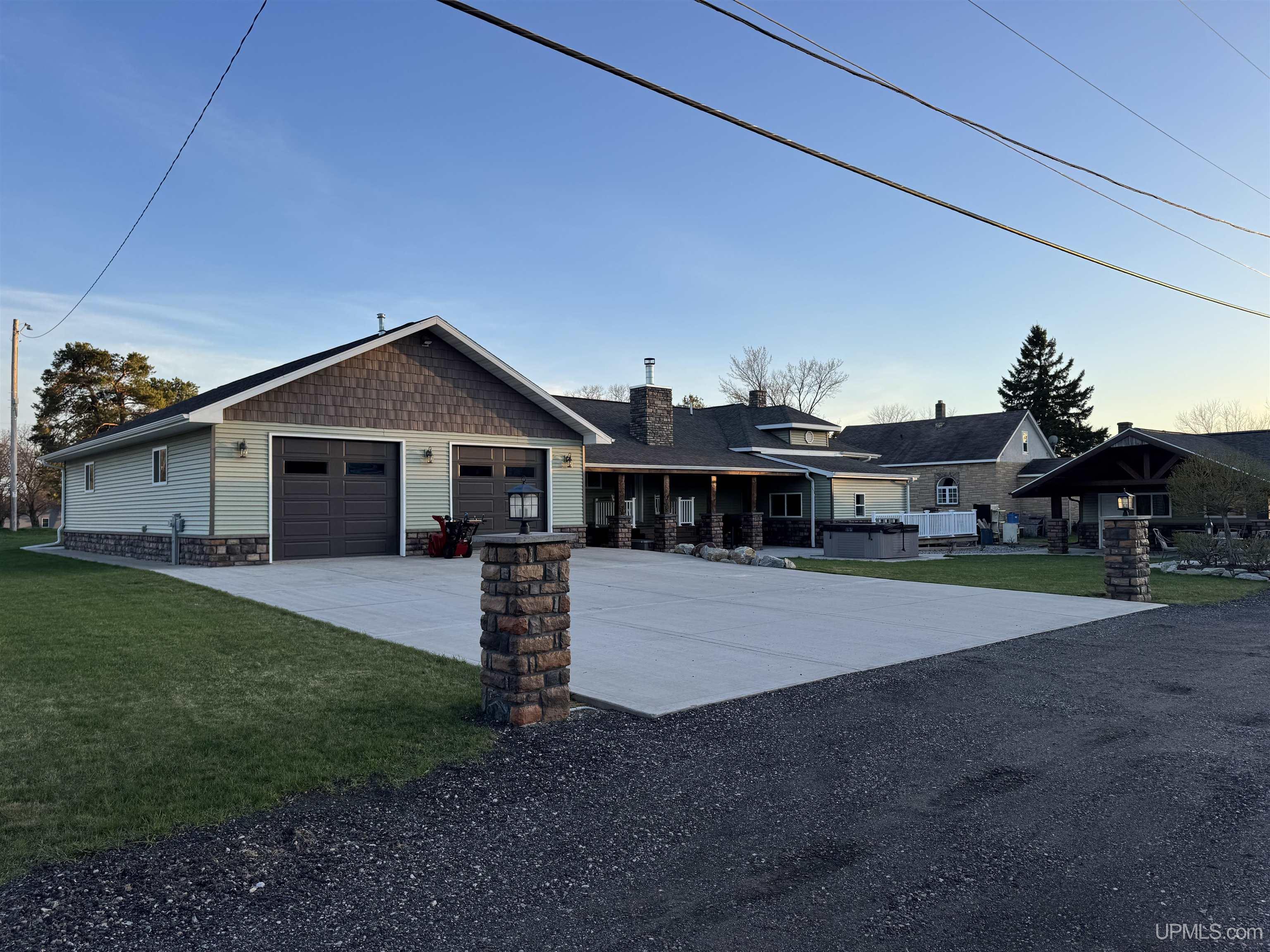 634 E Breitung Avenue Property Photo 61