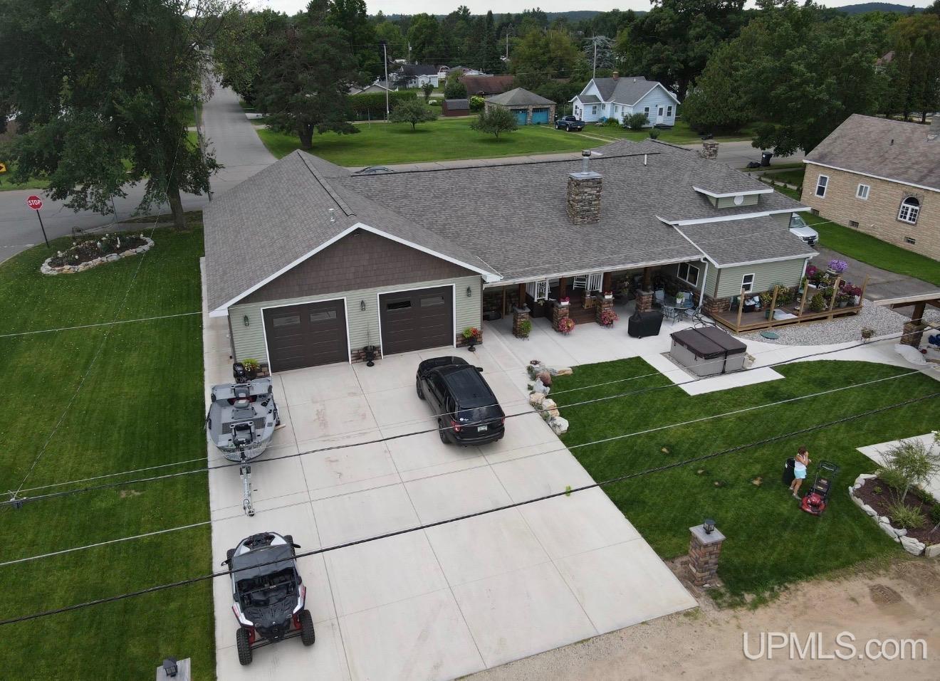 634 E Breitung Avenue Property Photo 64