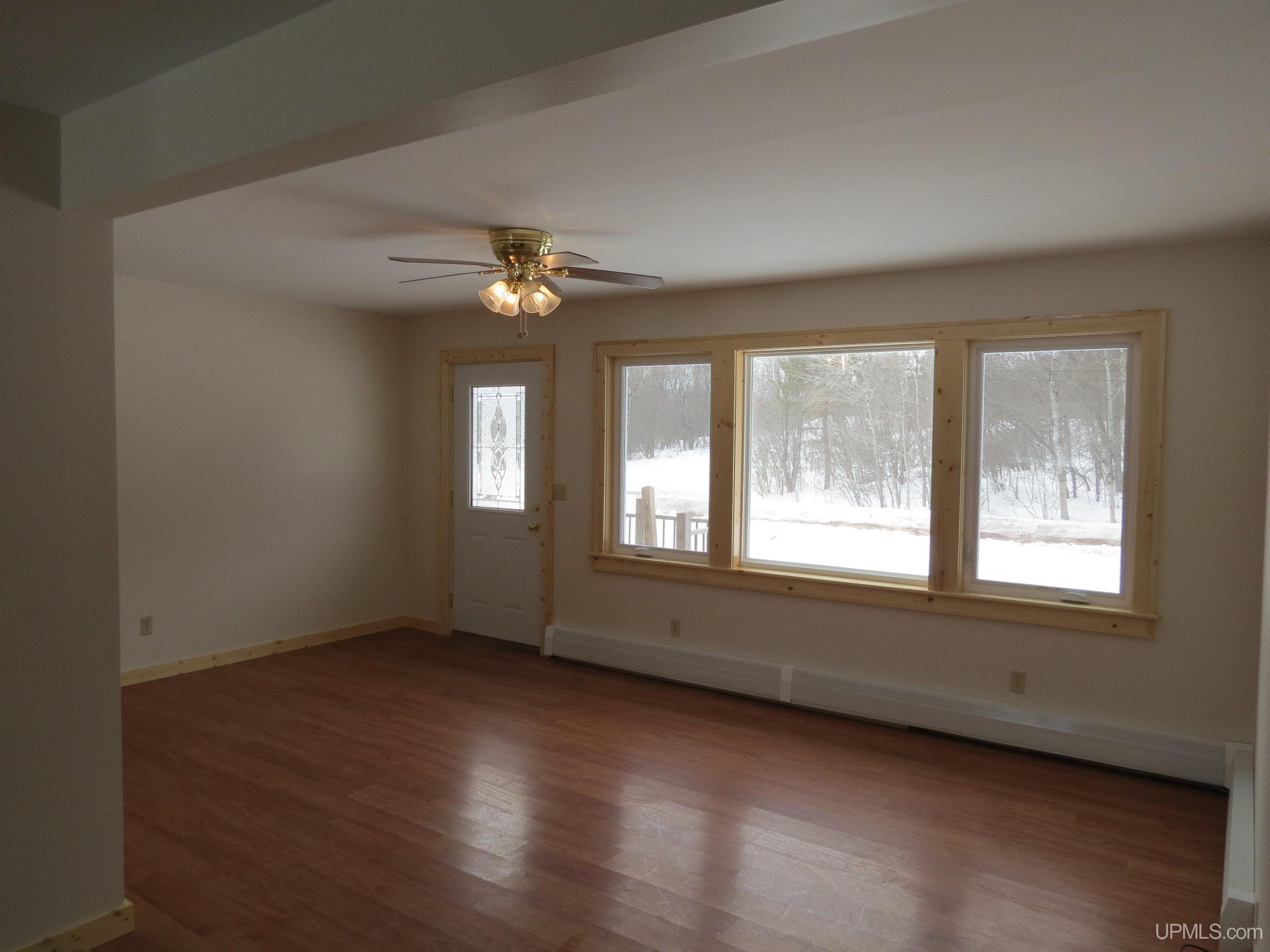 4908 Margaret Street Property Photo 6